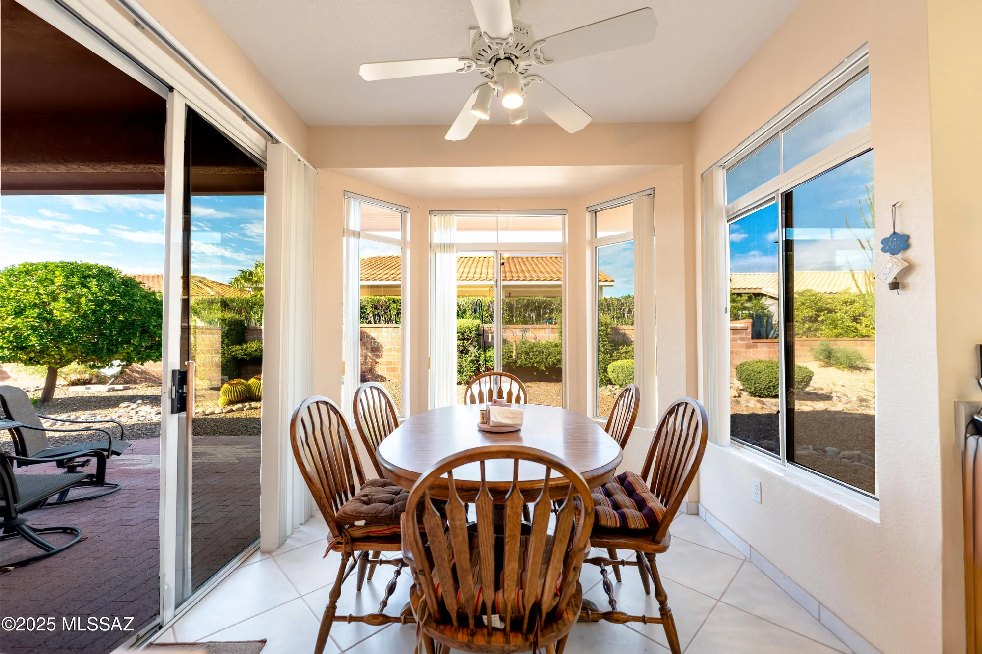 Property Slideshow image 13 of 28 | 1329 e royal ridge dr, Oro Valley, AZ, 85755