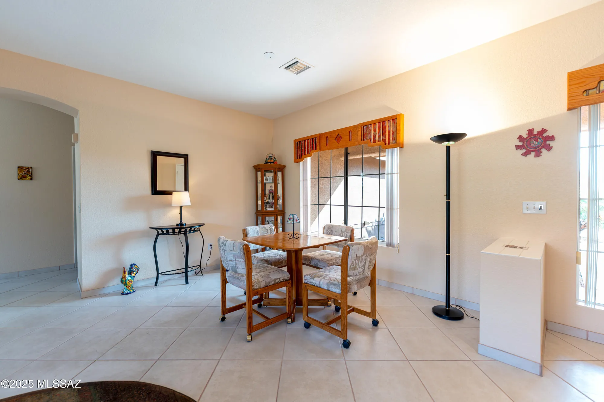 Property Slideshow image 8 of 28 | 1329 e royal ridge dr, Oro Valley, AZ, 85755