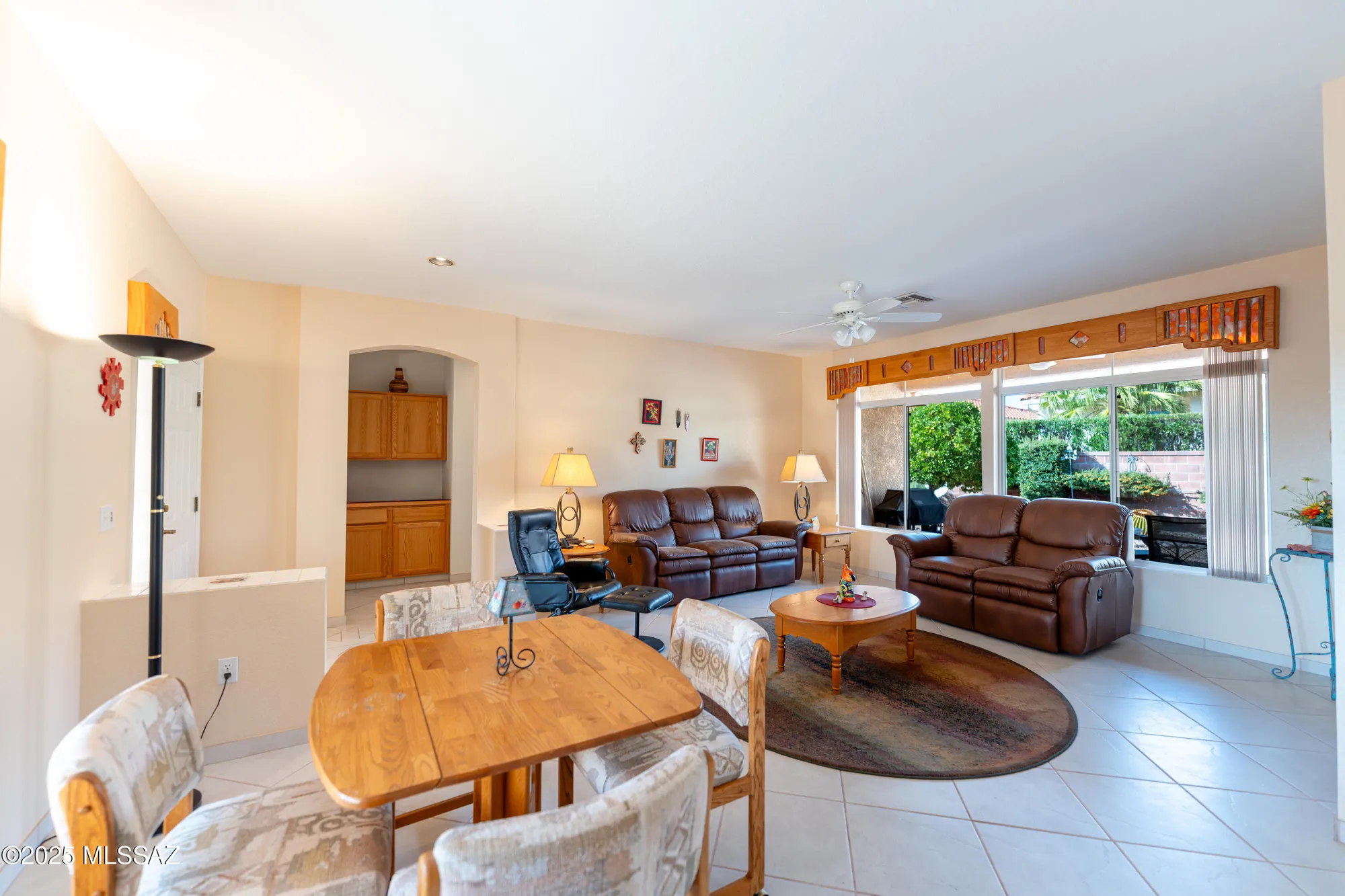 Property Slideshow image 6 of 28 | 1329 e royal ridge dr, Oro Valley, AZ, 85755