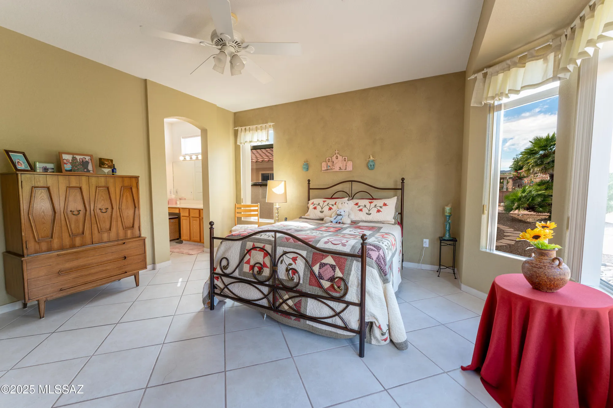 Property Slideshow image 15 of 28 | 1329 e royal ridge dr, Oro Valley, AZ, 85755
