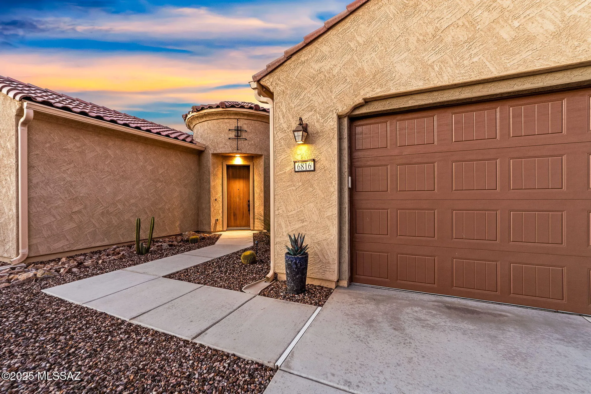 Property Slideshow image 3 of 49 | 6816 w komo point trl, Marana, AZ, 85658