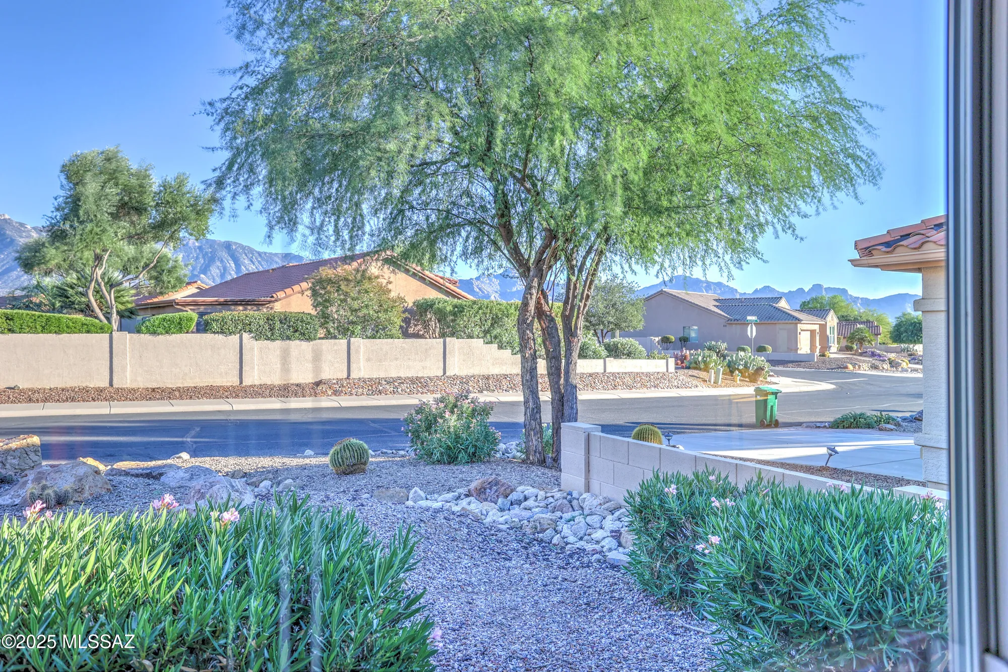 Property Slideshow image 4 of 37 | 39544 s winding trl, Tucson, AZ, 85739