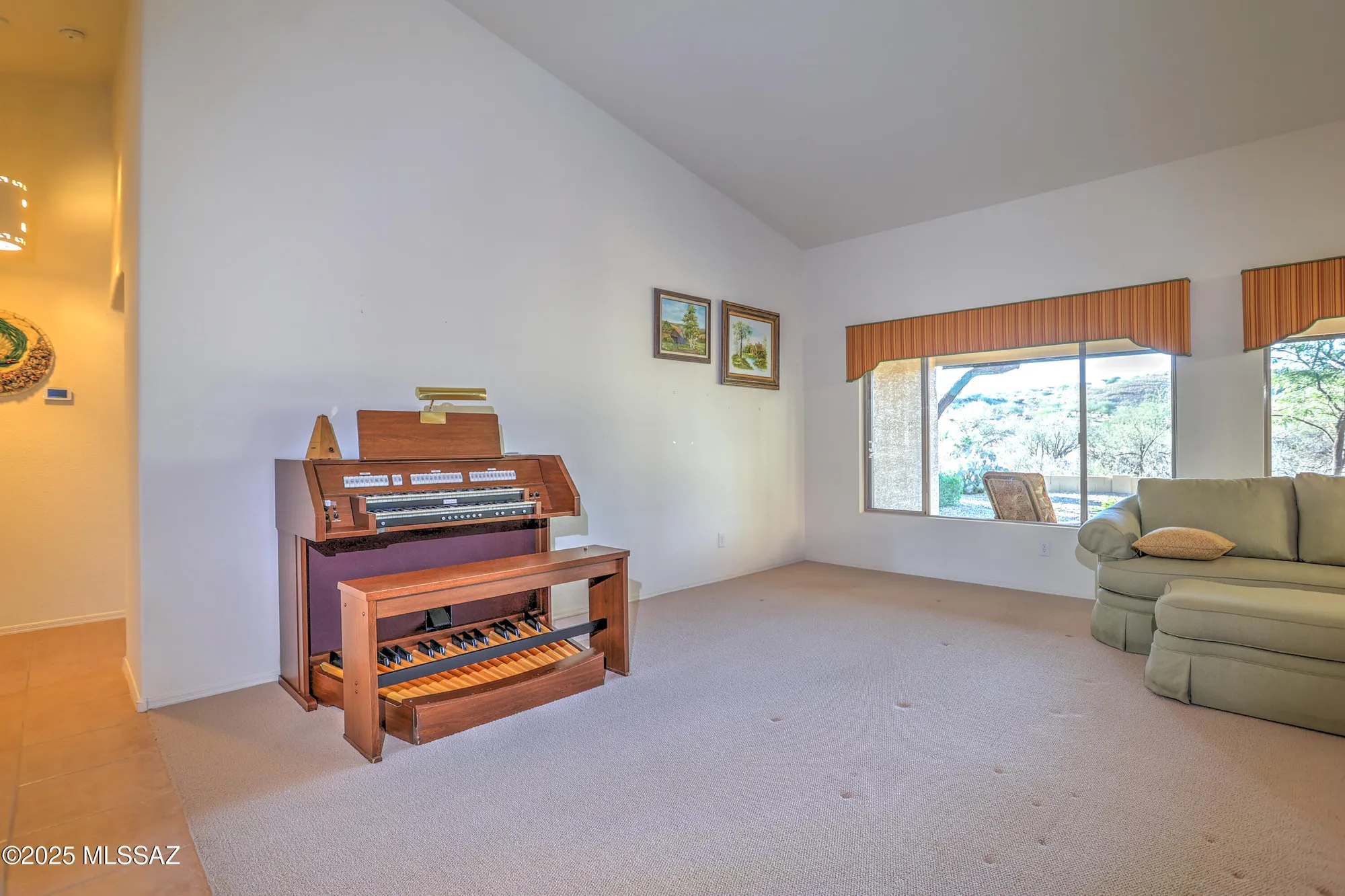Property Slideshow image 6 of 37 | 39544 s winding trl, Tucson, AZ, 85739
