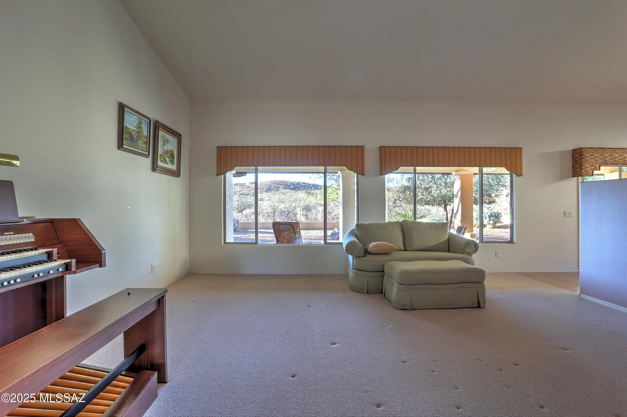 Property Slideshow image 7 of 37 | 39544 s winding trl, Tucson, AZ, 85739