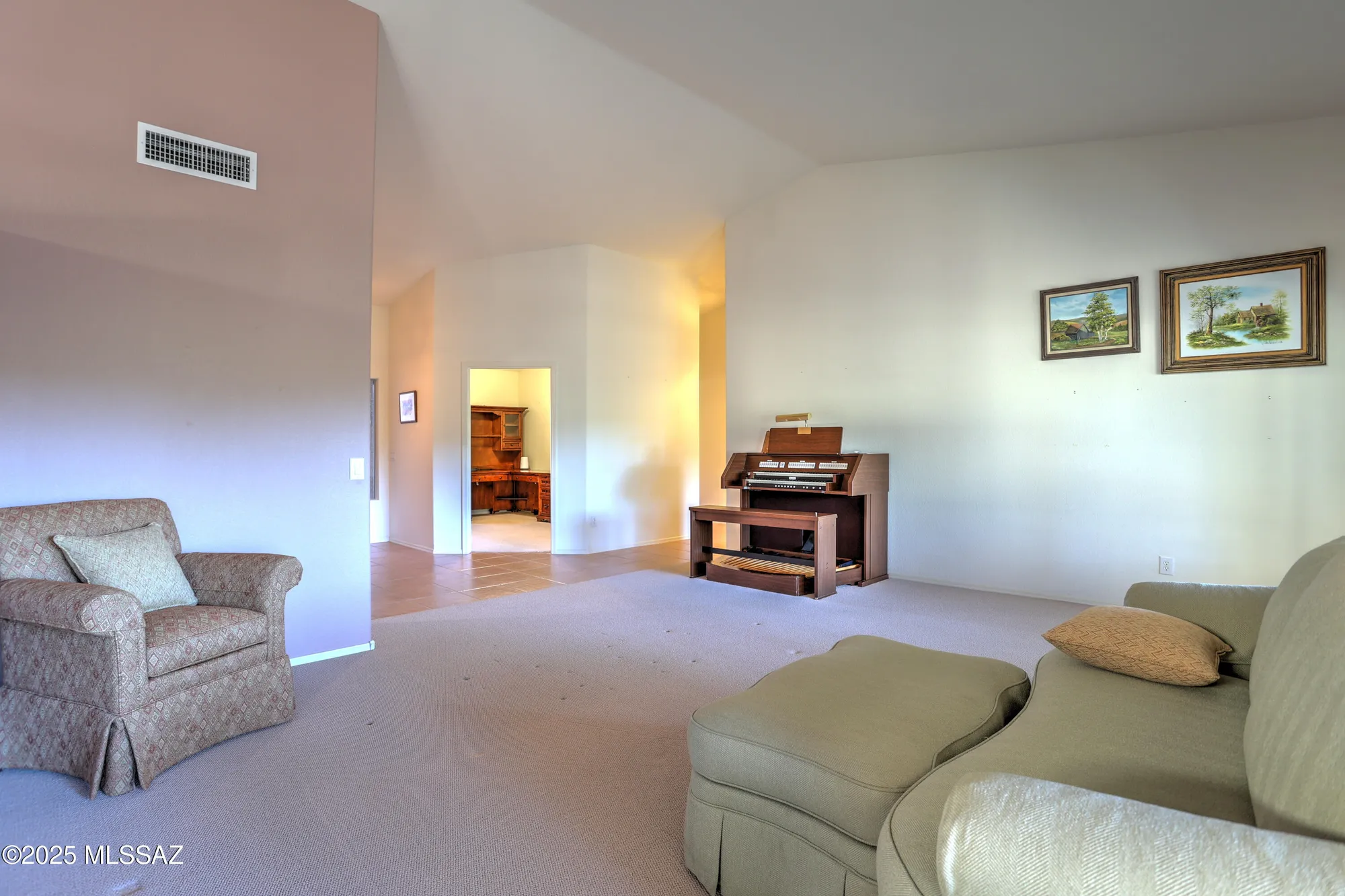 Property Slideshow image 8 of 37 | 39544 s winding trl, Tucson, AZ, 85739