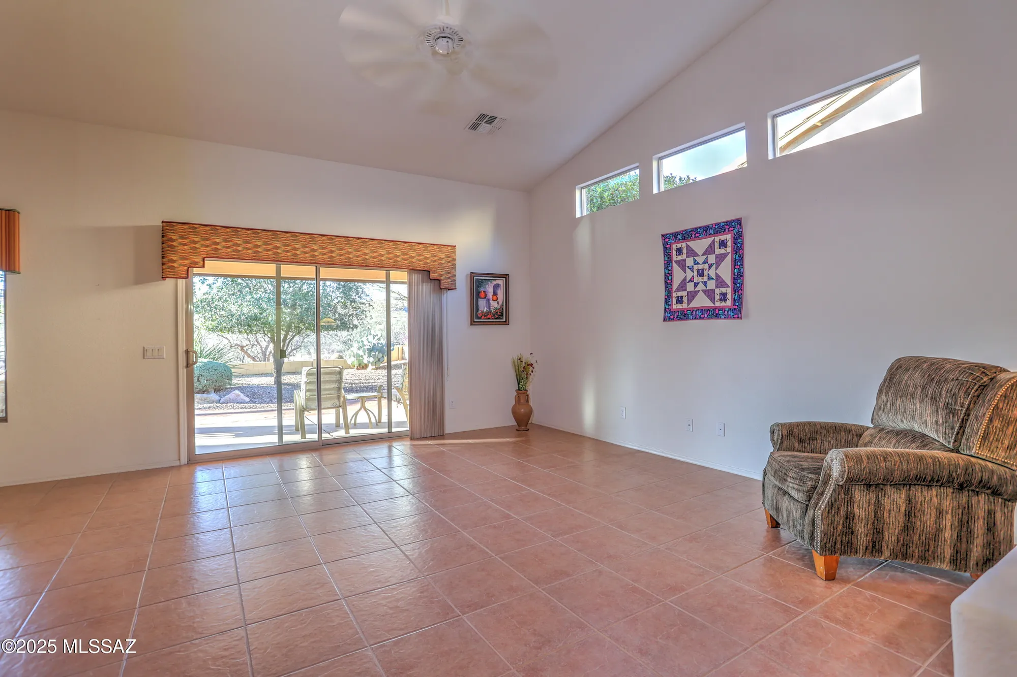 Property Slideshow image 16 of 37 | 39544 s winding trl, Tucson, AZ, 85739
