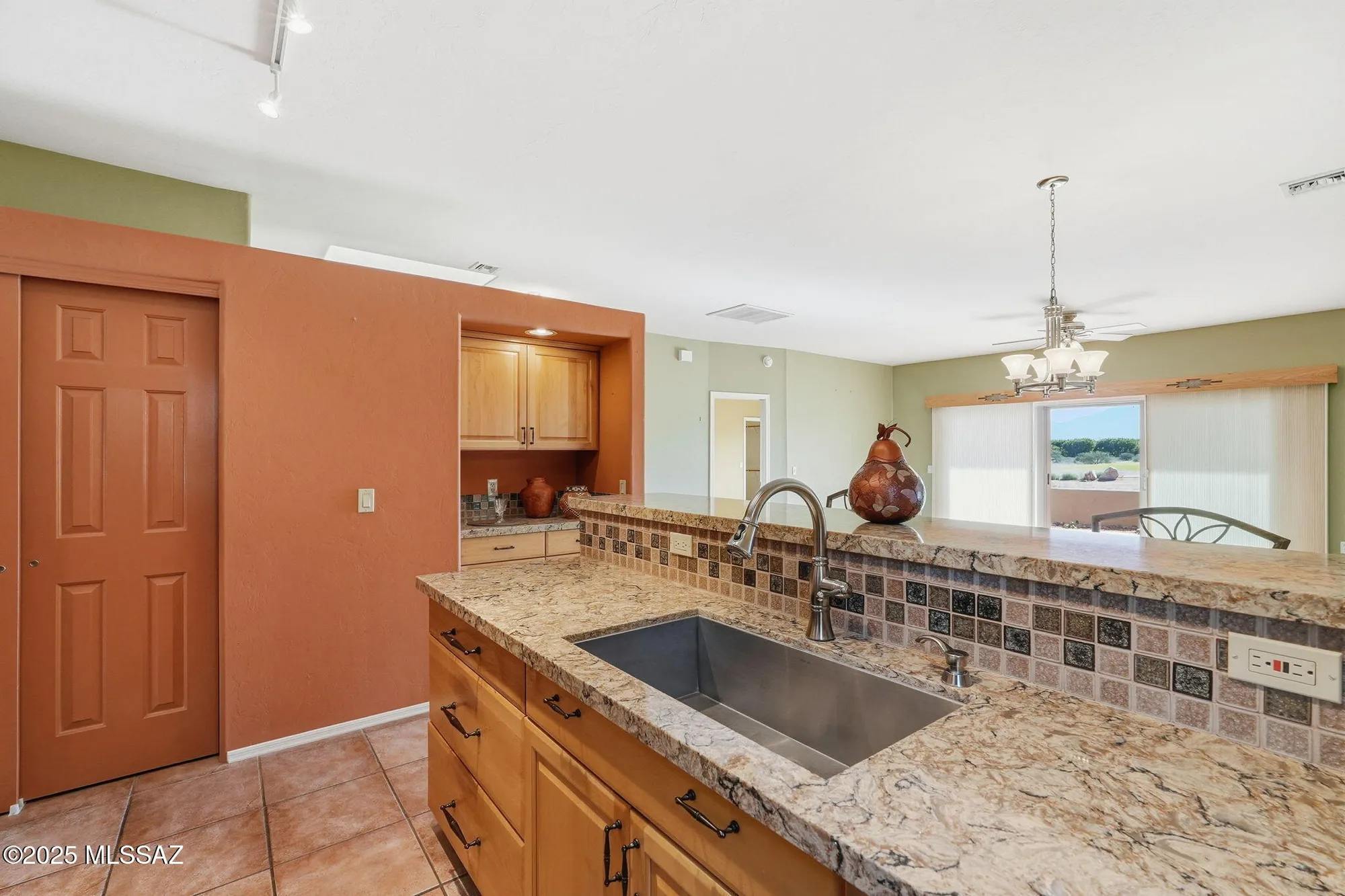 Property Slideshow image 6 of 32 | 3749 s camino del golfista, Green Valley, AZ, 85614