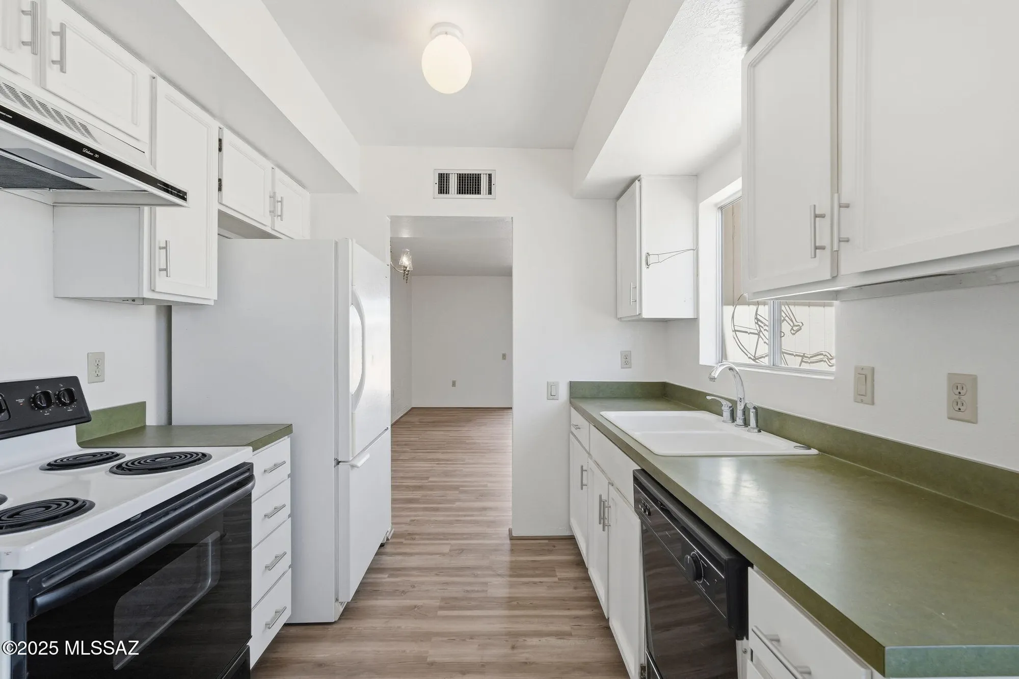 Property Slideshow image 10 of 16 | 1373 s desert meadows cir, Green Valley, AZ, 85614