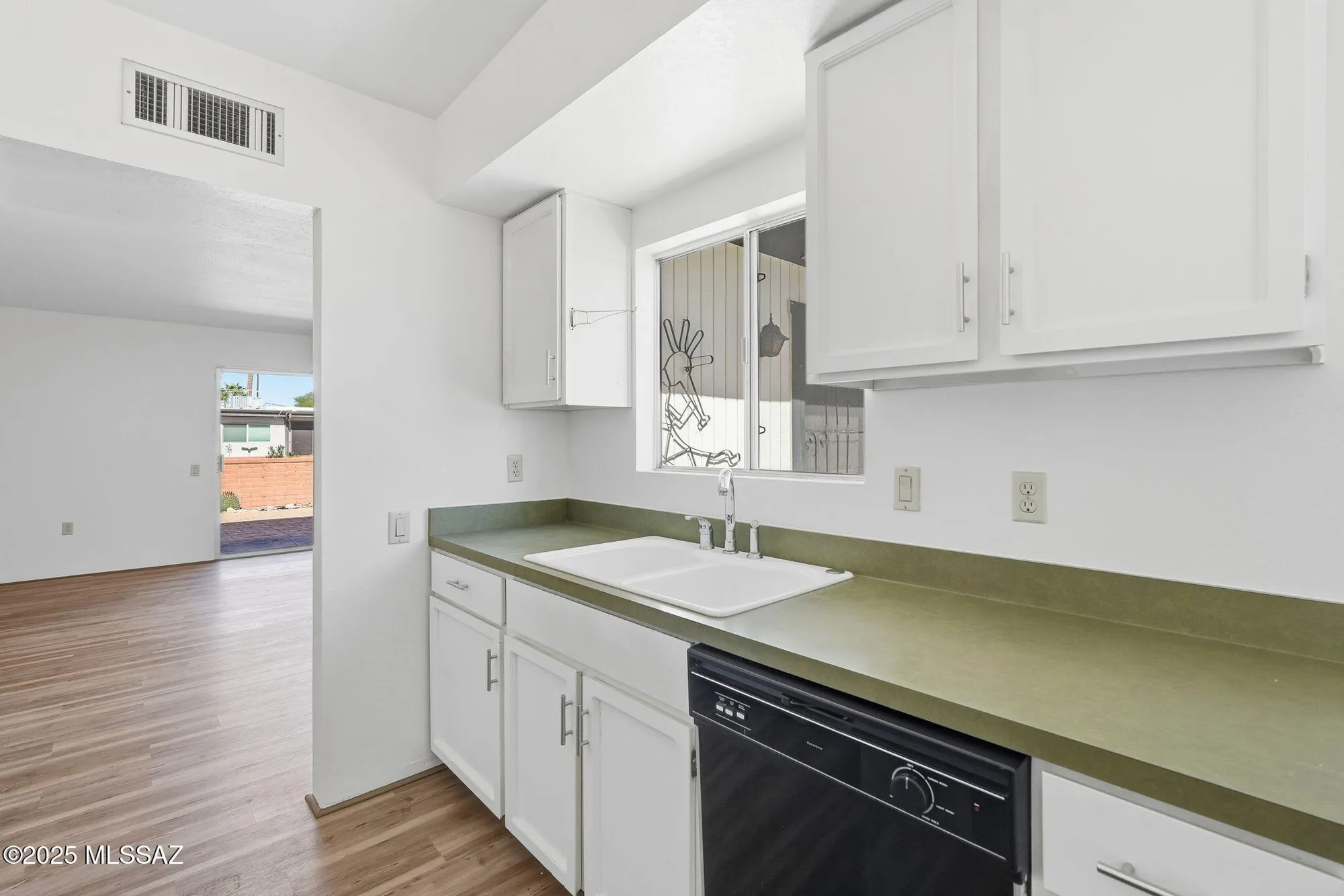 Property Slideshow image 12 of 16 | 1373 s desert meadows cir, Green Valley, AZ, 85614