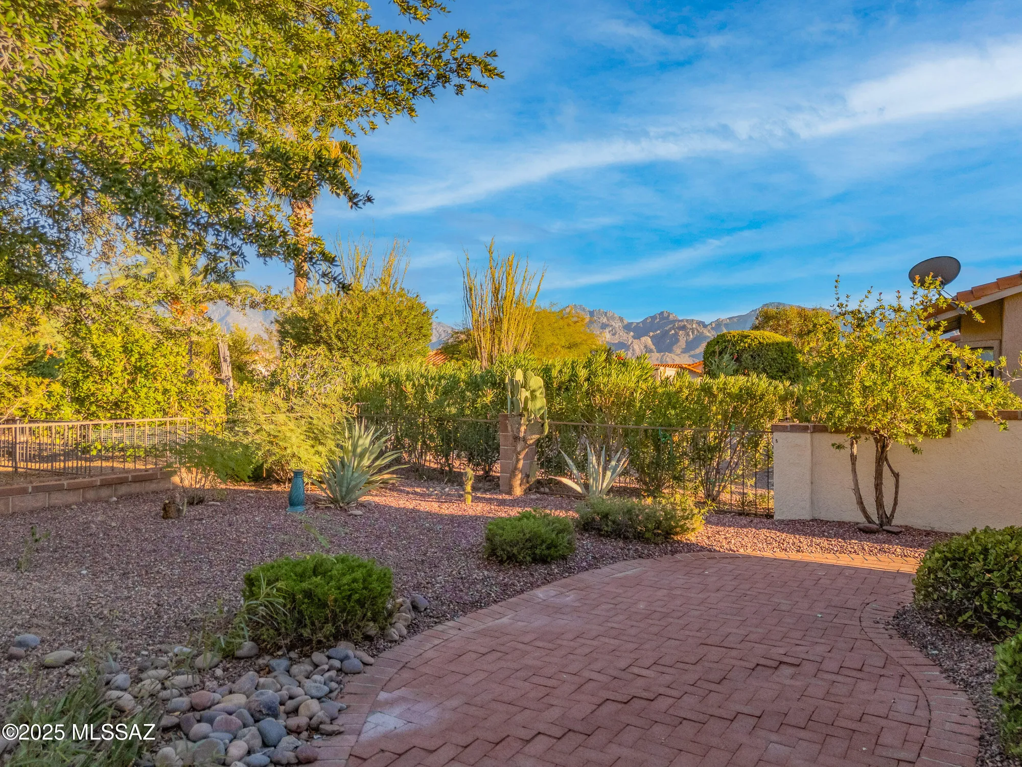 Property Slideshow image 35 of 42 | 14660 n flagstone dr, Oro Valley, AZ, 85755