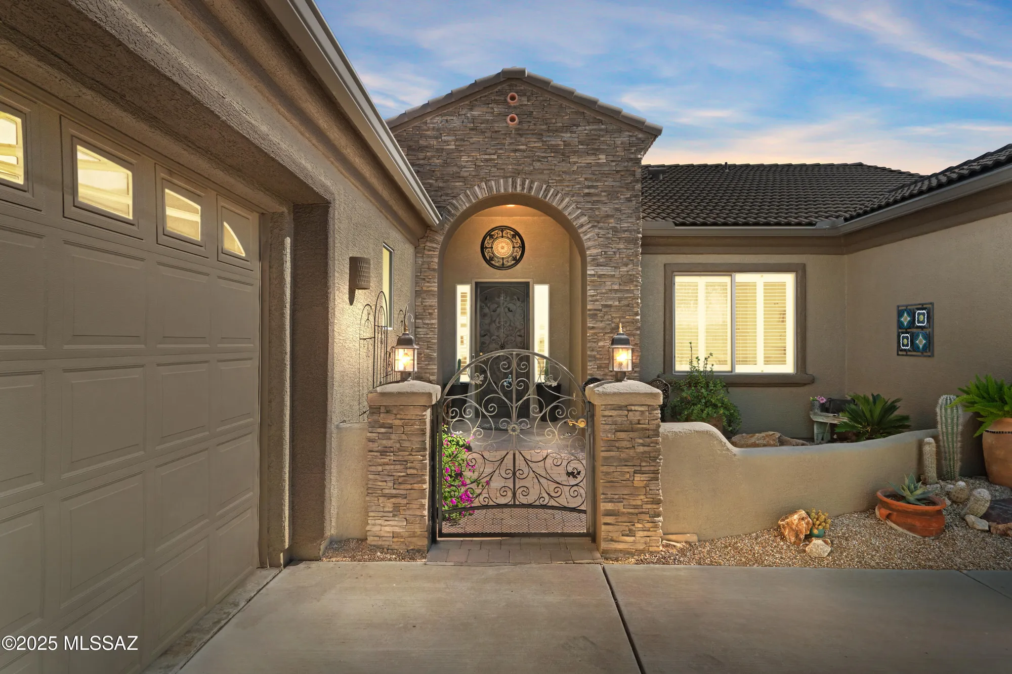 Property Slideshow image 9 of 42 | 5811 s atascosa peak dr, Green Valley, AZ, 85622