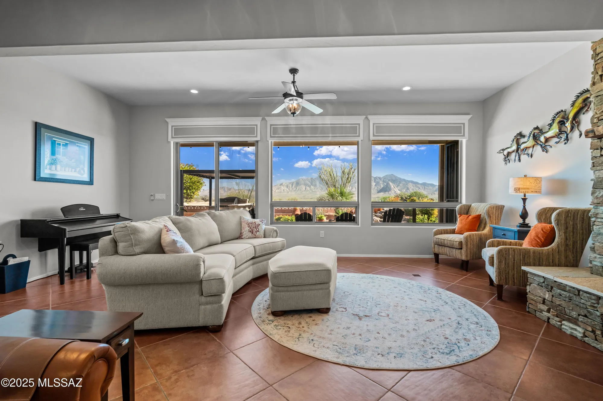 Property Slideshow image 14 of 42 | 5811 s atascosa peak dr, Green Valley, AZ, 85622