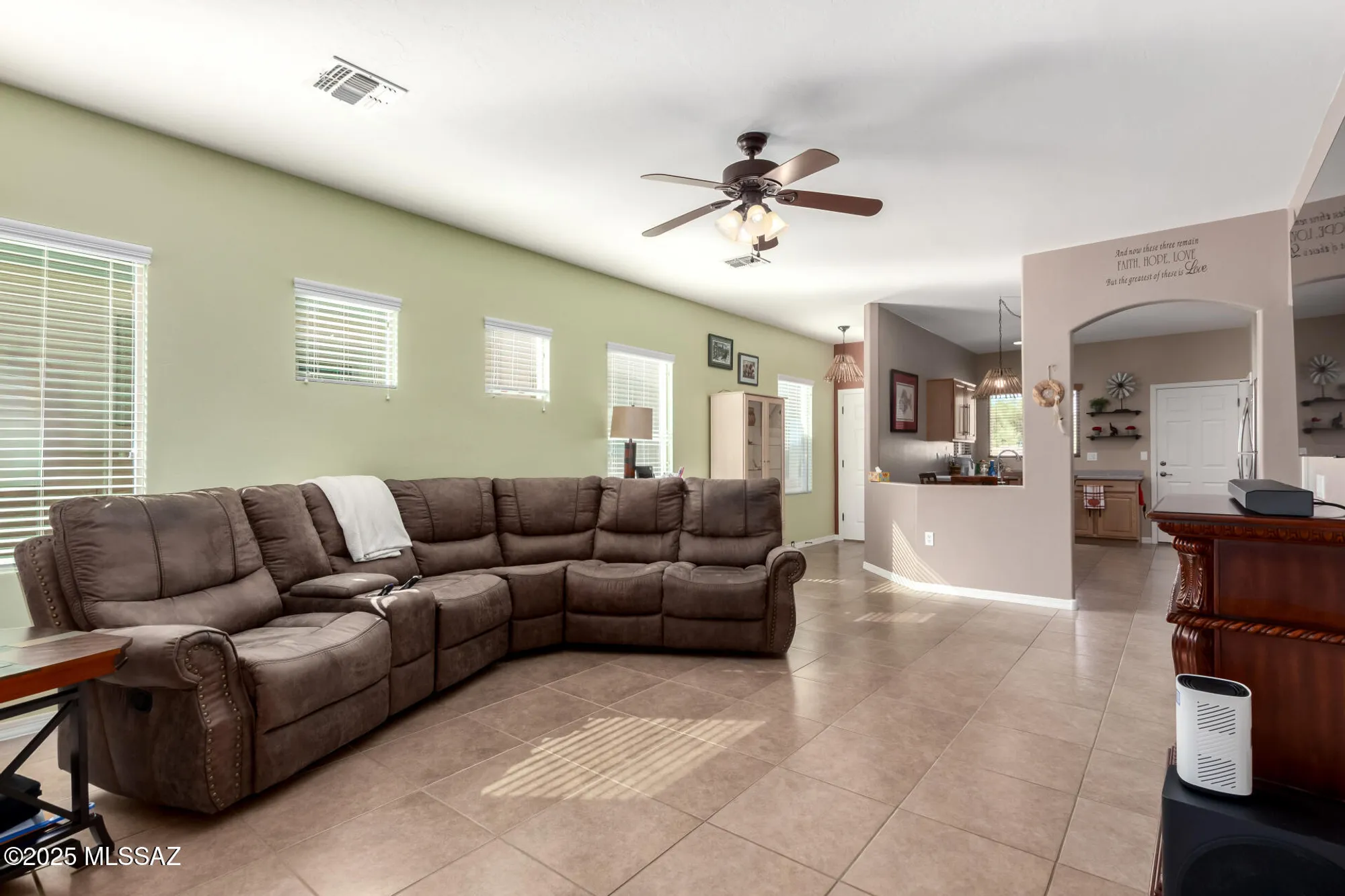 Property Slideshow image 4 of 33 | 467 w calle moncayo, Sahuarita, AZ, 85629