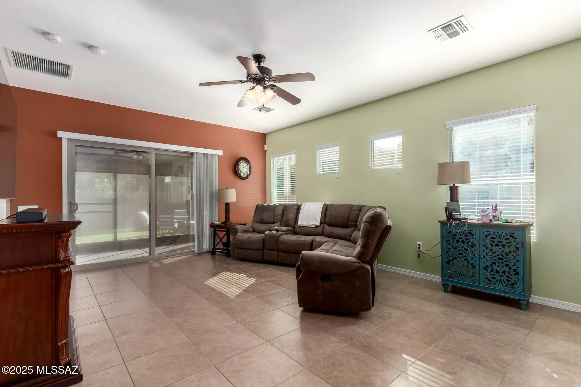 Property Slideshow image 3 of 33 | 467 w calle moncayo, Sahuarita, AZ, 85629