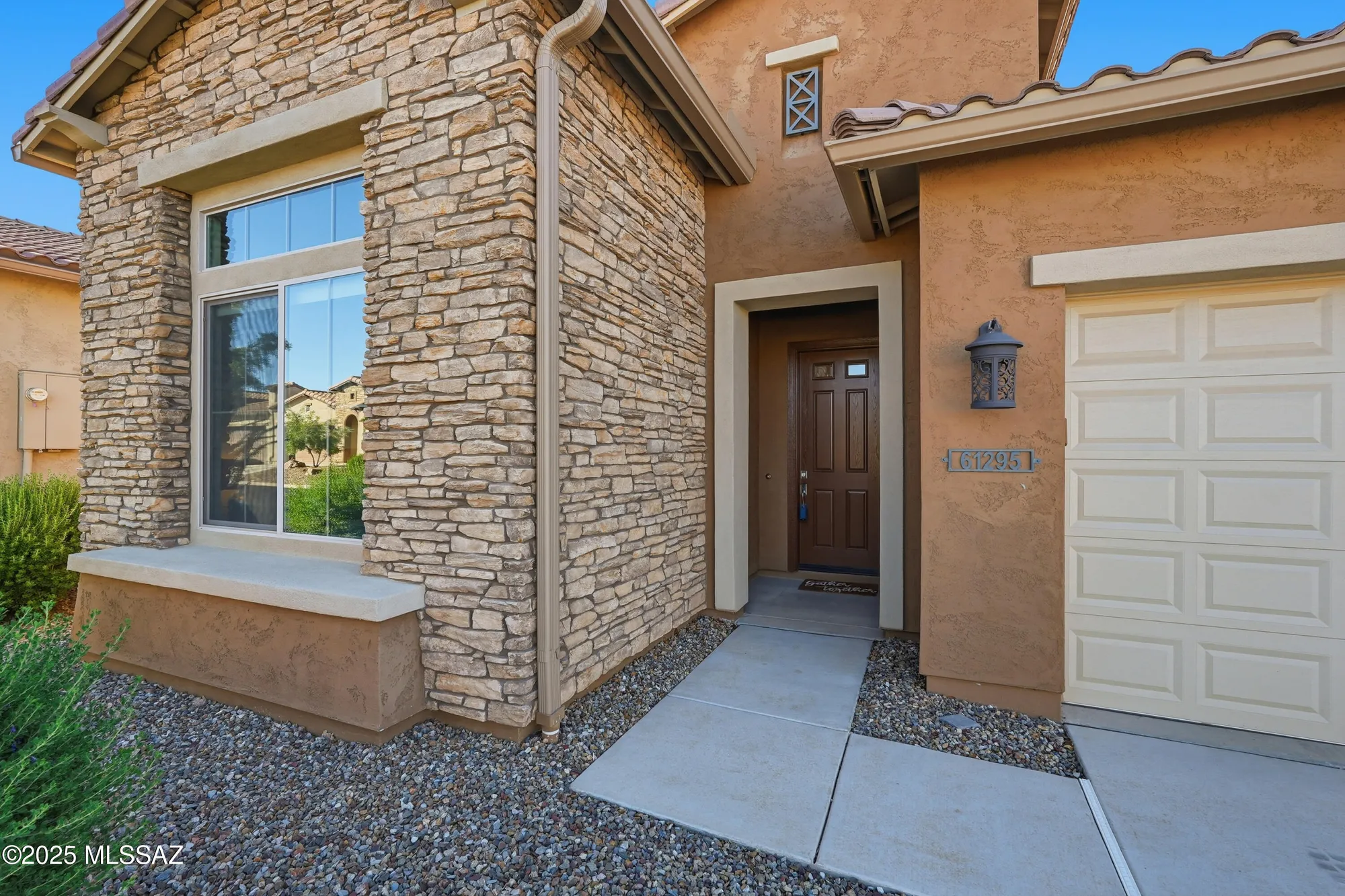 Property Slideshow image 2 of 35 | 61295 e flint dr, Oracle, AZ, 85623