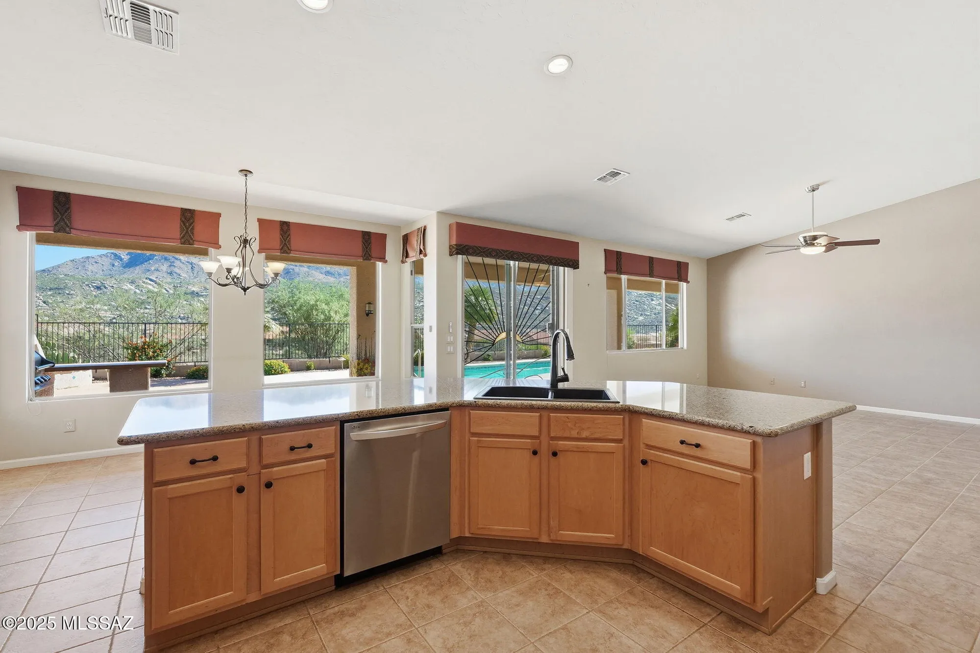Property Slideshow image 21 of 47 | 37441 s desert sun dr, Saddlebrooke, AZ, 85739