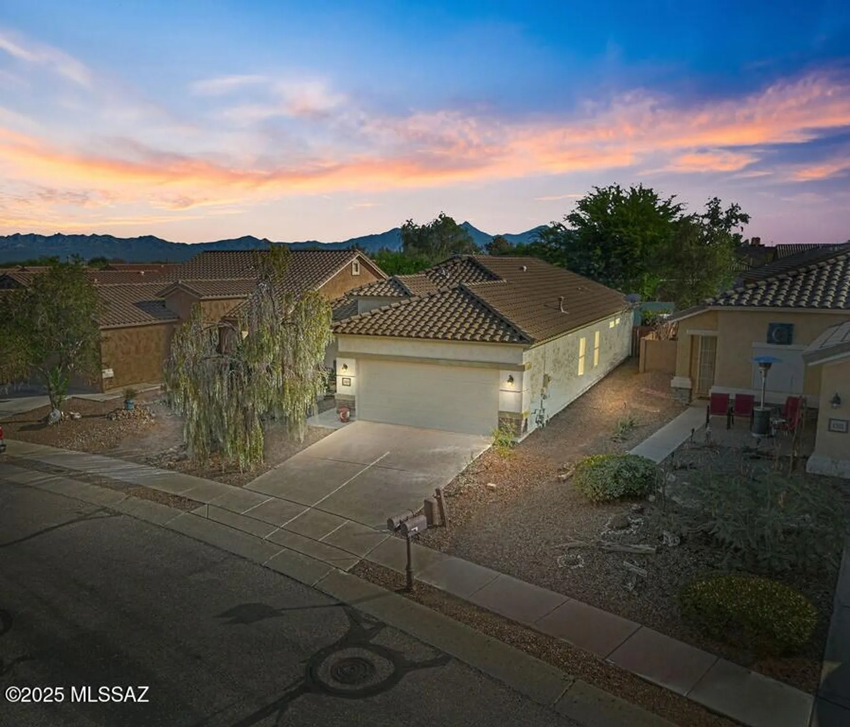 Property Slideshow image 1 of 47 | 1303 w calle luis maria, Sahuarita, AZ, 85629