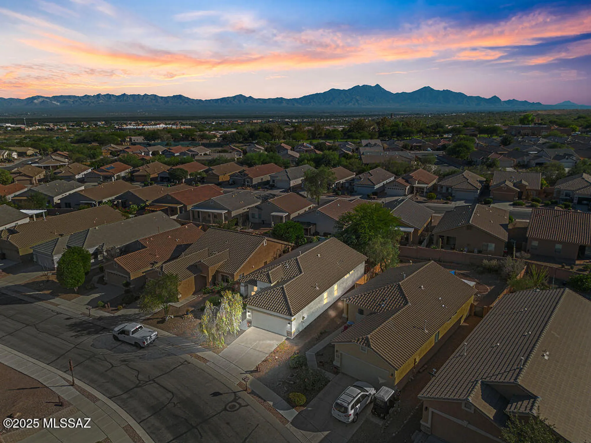Property Slideshow image 5 of 47 | 1303 w calle luis maria, Sahuarita, AZ, 85629
