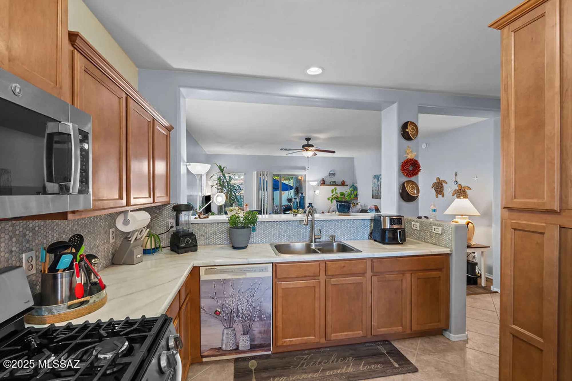 Property Slideshow image 13 of 47 | 1303 w calle luis maria, Sahuarita, AZ, 85629
