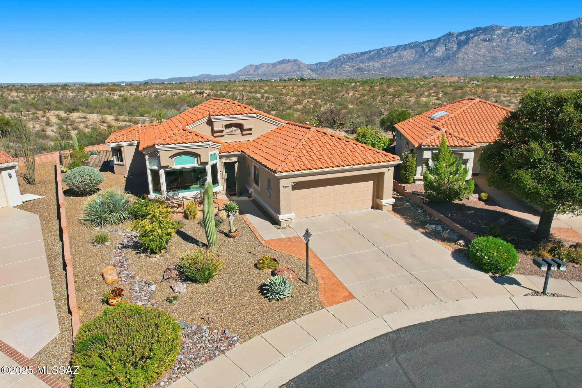 Property Slideshow image 2 of 50 | 14390 n carissa dr, Oro Valley, AZ, 85755