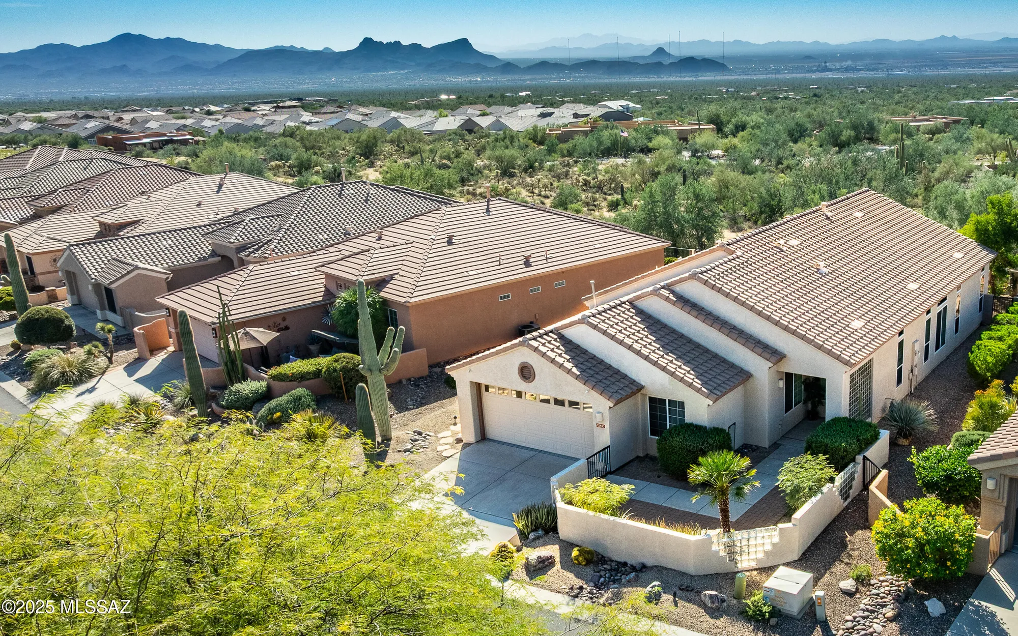 Property Slideshow image 6 of 48 | 13597 n buckhorn cholla dr, Marana, AZ, 85658