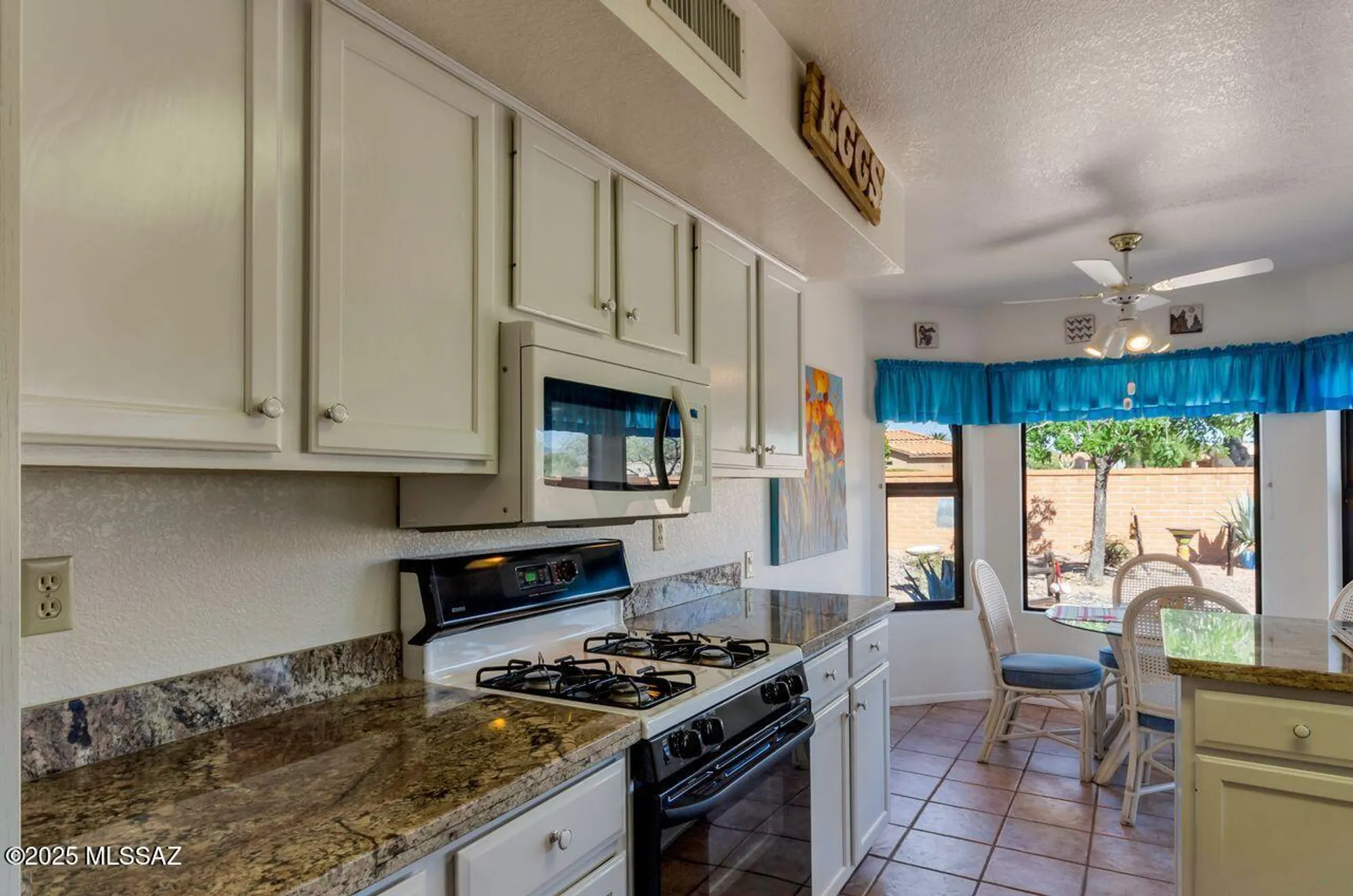 Property Slideshow image 15 of 41 | 1735 e broken bow way, Oro Valley, AZ, 85755