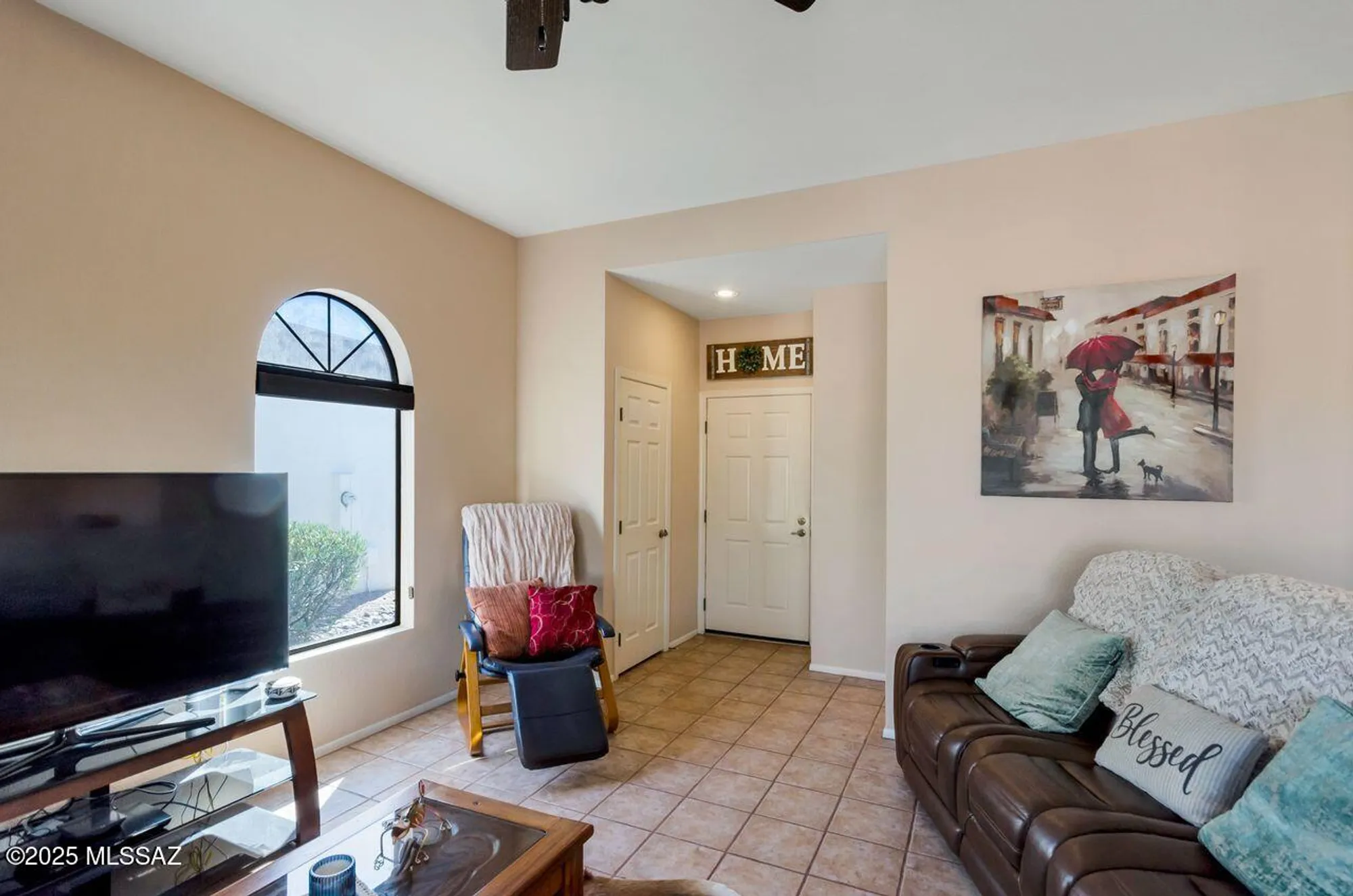 Property Slideshow image 5 of 41 | 1735 e broken bow way, Oro Valley, AZ, 85755