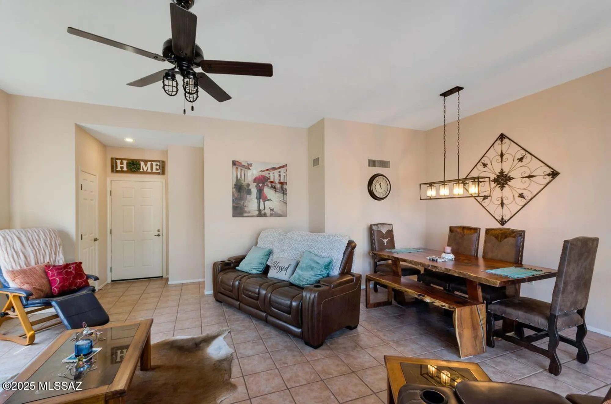 Property Slideshow image 9 of 41 | 1735 e broken bow way, Oro Valley, AZ, 85755