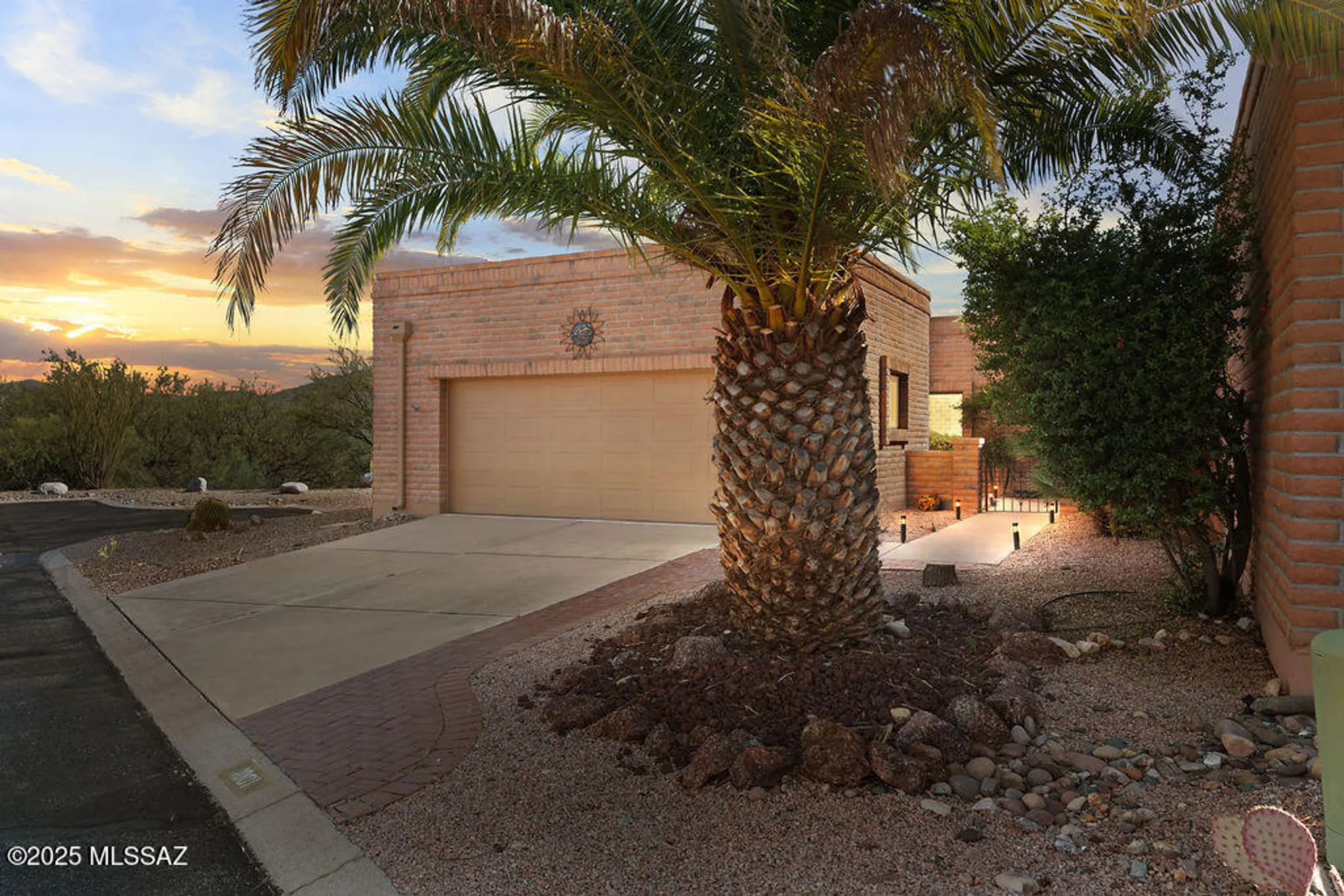 Property Slideshow image 4 of 46 | 1001 w calle de pitahaya, Green Valley, AZ, 85622