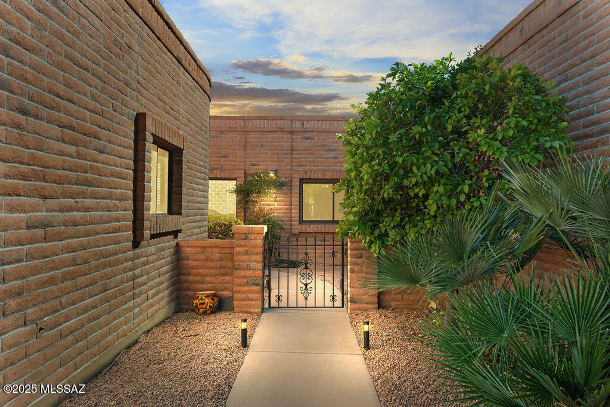 Property Slideshow image 5 of 46 | 1001 w calle de pitahaya, Green Valley, AZ, 85622