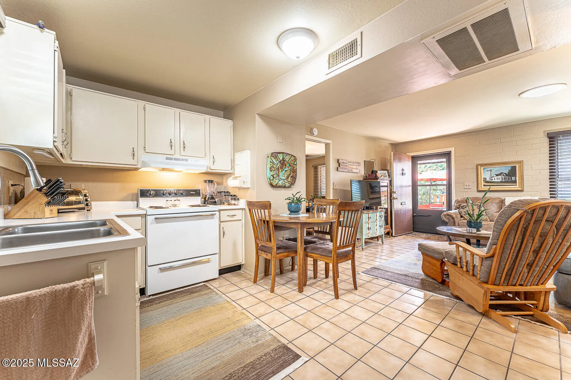 Property Slideshow image 9 of 26 | 189 s paseo pena c, Green Valley, AZ, 85614