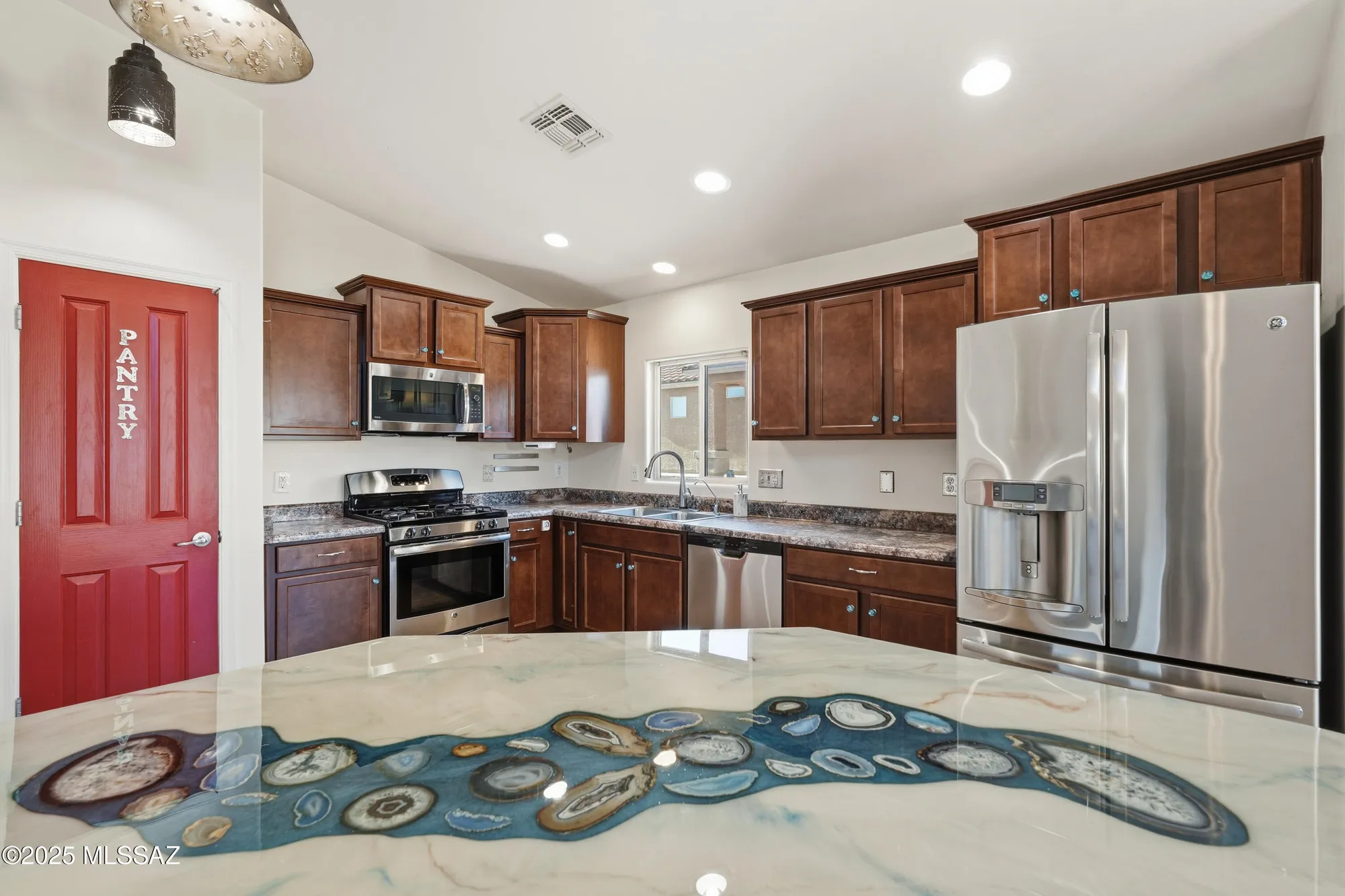 Property Slideshow image 1 of 43 | 760 w rio teras, Green Valley, AZ, 85614