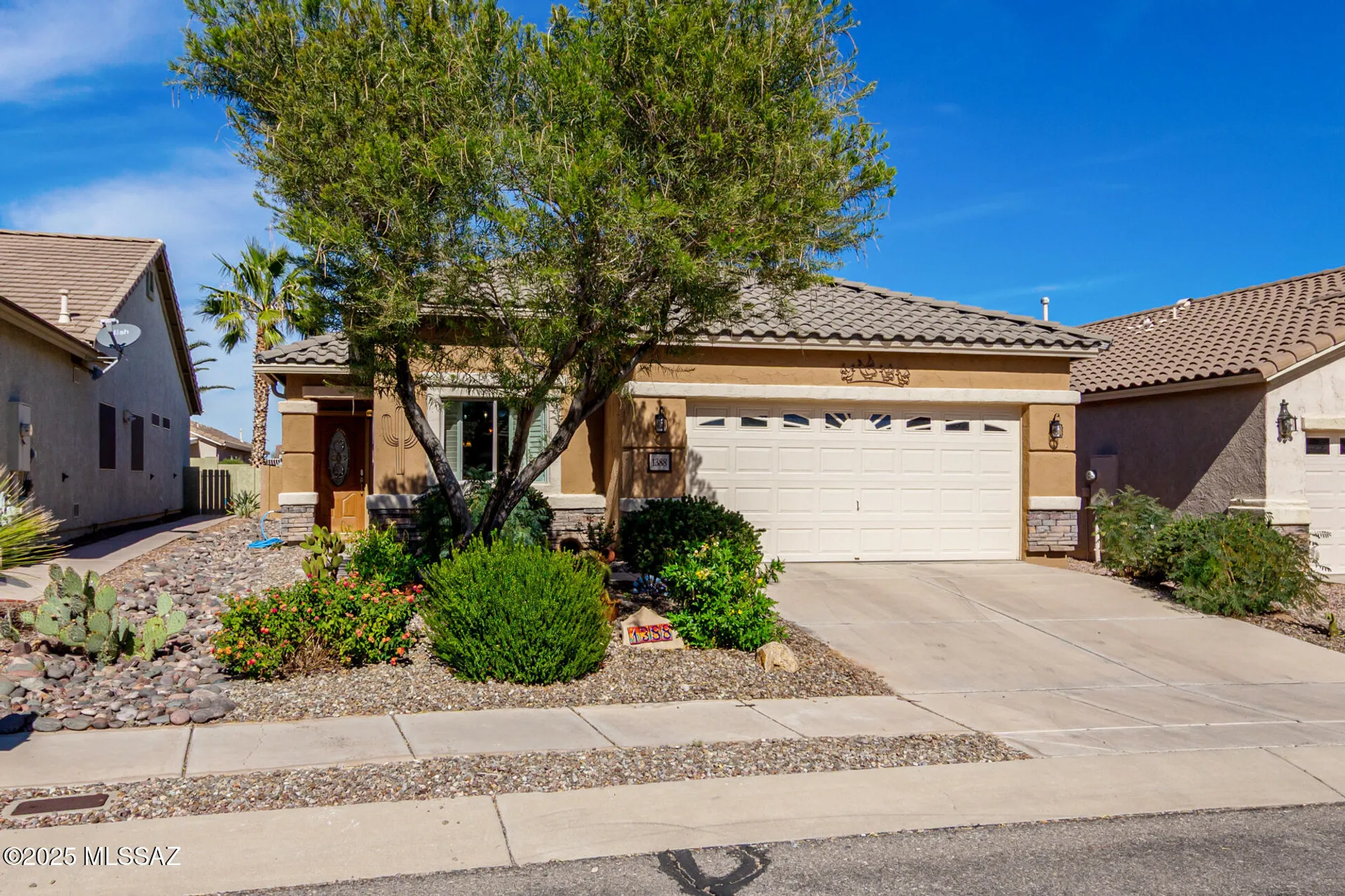 Property Slideshow image 2 of 43 | 1388 w camino buenos aires, Sahuarita, AZ, 85629