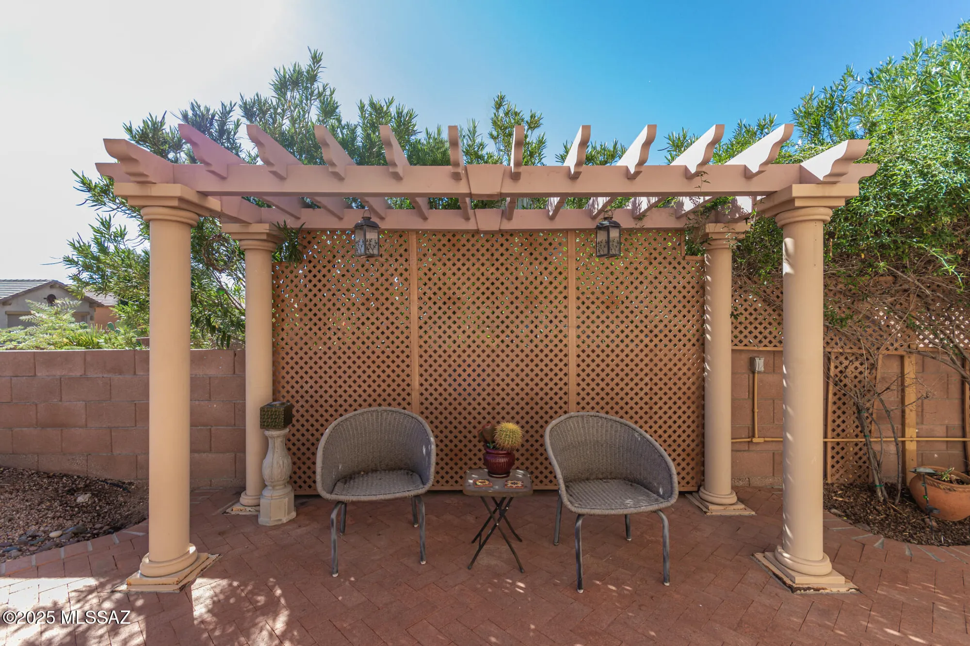 Property Slideshow image 3 of 36 | 423 w chardin dr, Green Valley, AZ, 85614