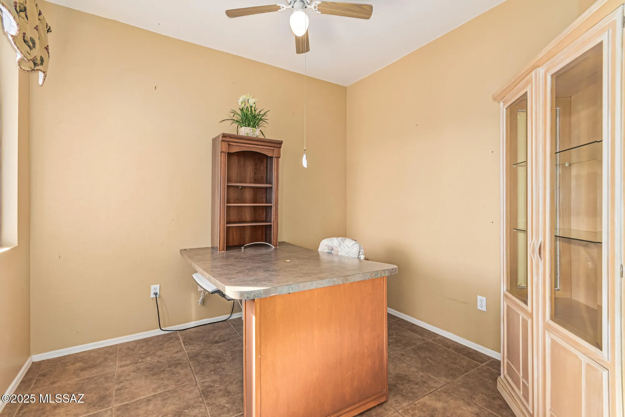 Property Slideshow image 22 of 36 | 423 w chardin dr, Green Valley, AZ, 85614