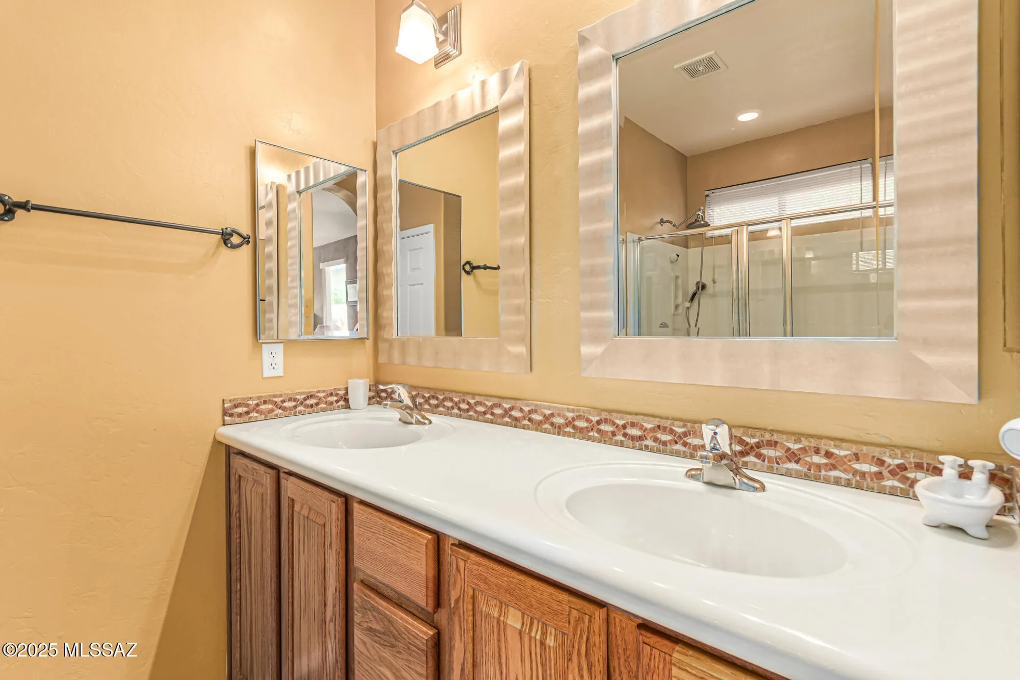 Property Slideshow image 18 of 36 | 423 w chardin dr, Green Valley, AZ, 85614