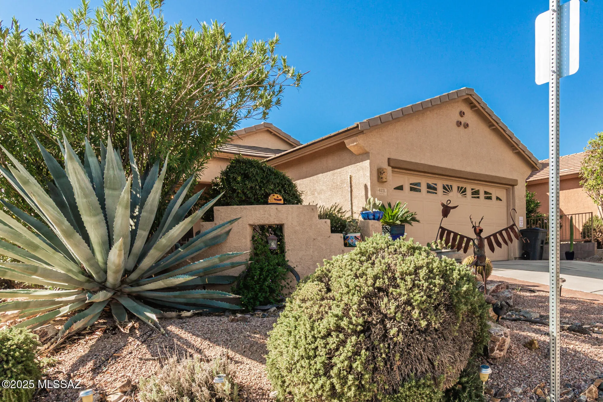 Property Slideshow image 32 of 36 | 423 w chardin dr, Green Valley, AZ, 85614
