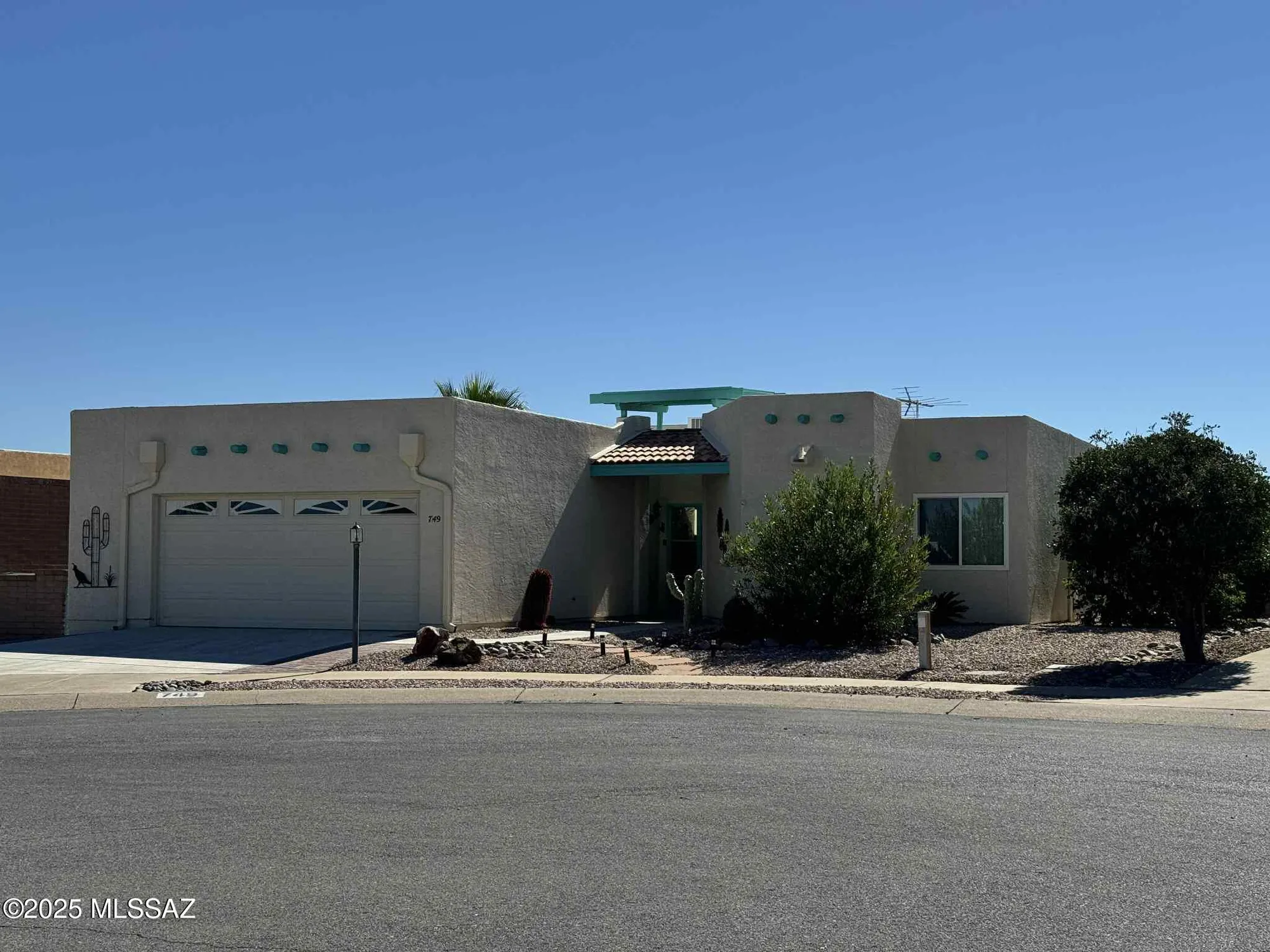 Property Slideshow image 1 of 47 | 749 w rio moctezuma, Green Valley, AZ, 85614