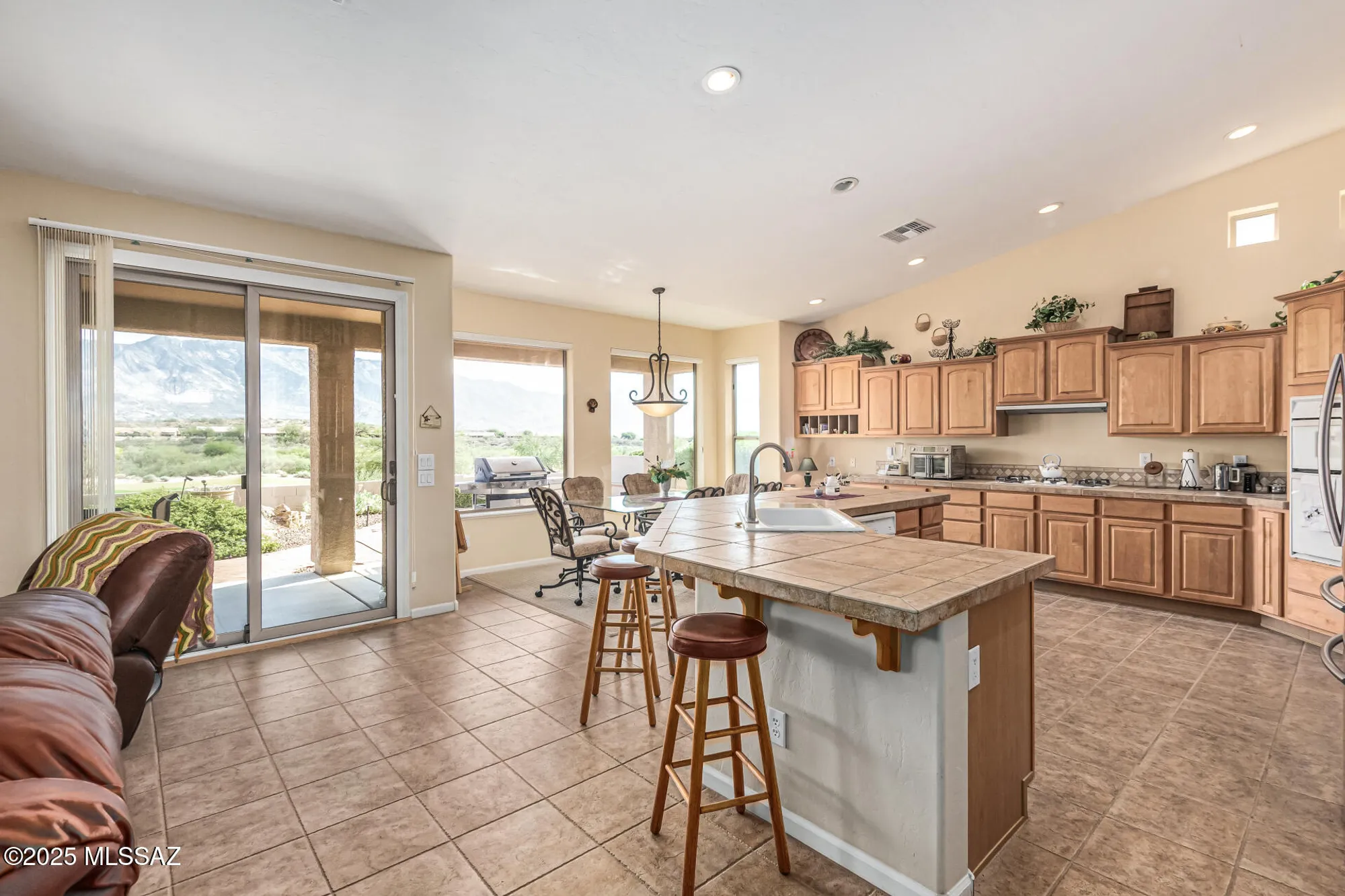 Property Slideshow image 25 of 47 | 37765 s boulder wind dr, Saddlebrooke, AZ, 85739