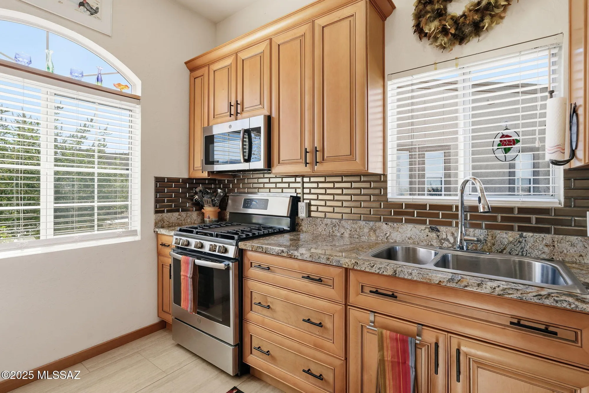 Property Slideshow image 8 of 30 | 1888 w demetrie loop, Green Valley, AZ, 85622