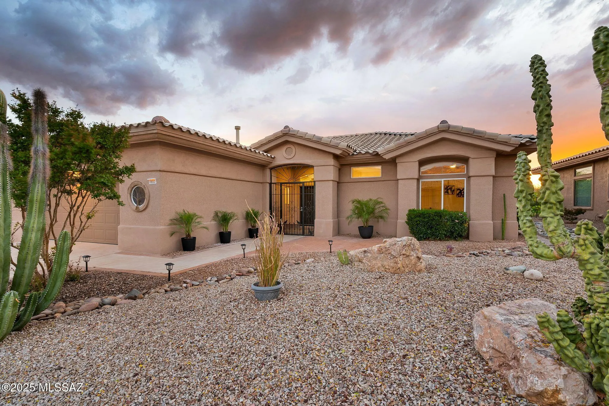 Property Slideshow image 3 of 40 | 14513 n lost arrow dr, Oro Valley, AZ, 85755