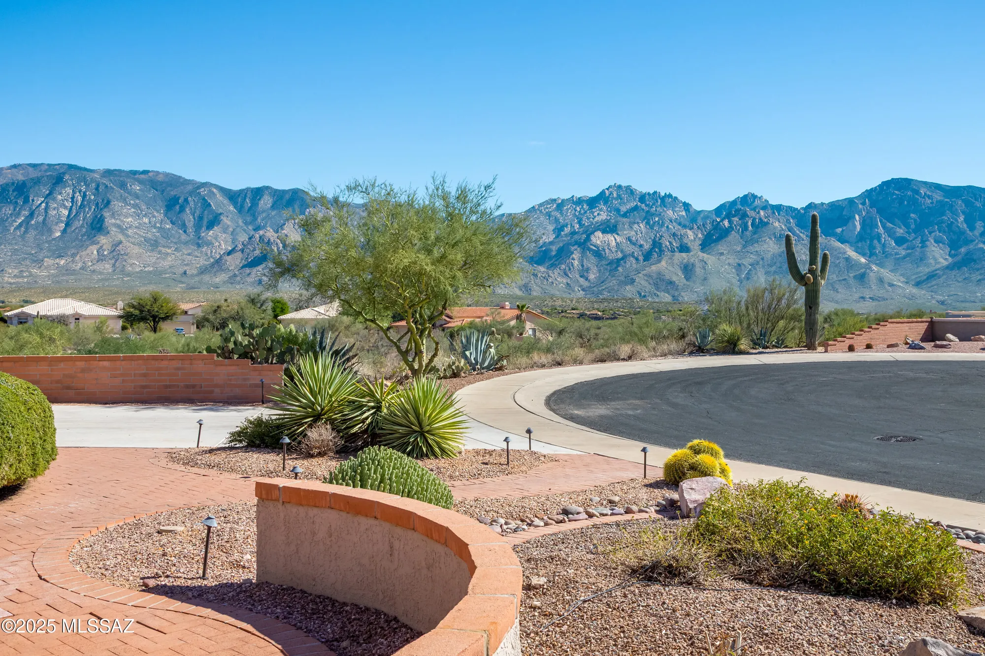Property Slideshow image 10 of 45 | 1191 e versailles dr, Oro Valley, AZ, 85755