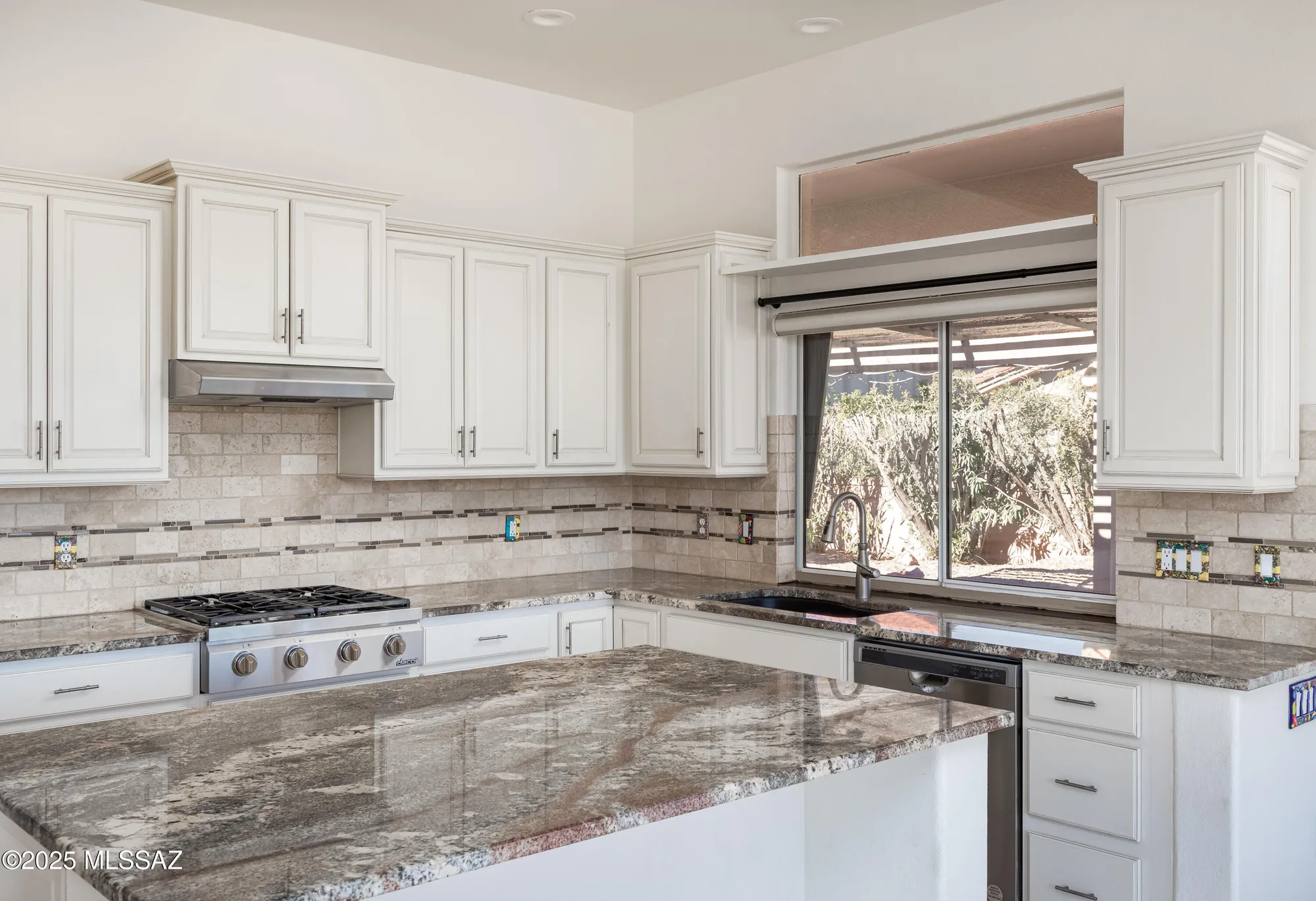 Property Slideshow image 3 of 45 | 1191 e versailles dr, Oro Valley, AZ, 85755