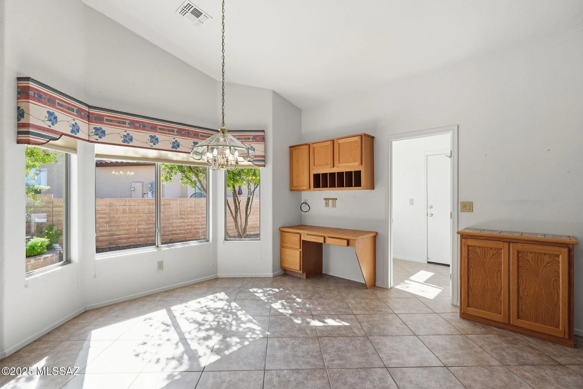Property Slideshow image 9 of 38 | 916 n gulch dr, Green Valley, AZ, 85614