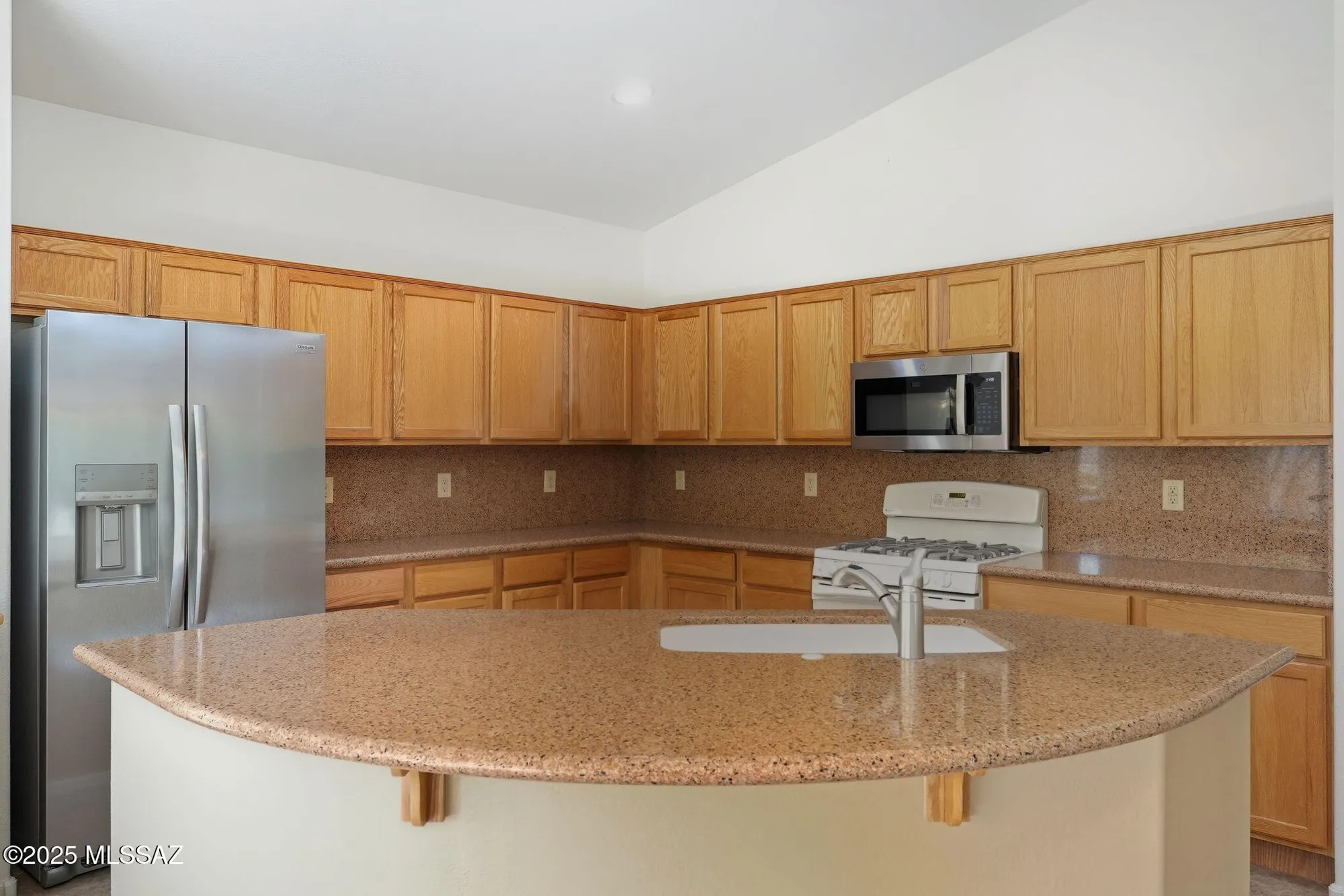 Property Slideshow image 5 of 38 | 916 n gulch dr, Green Valley, AZ, 85614