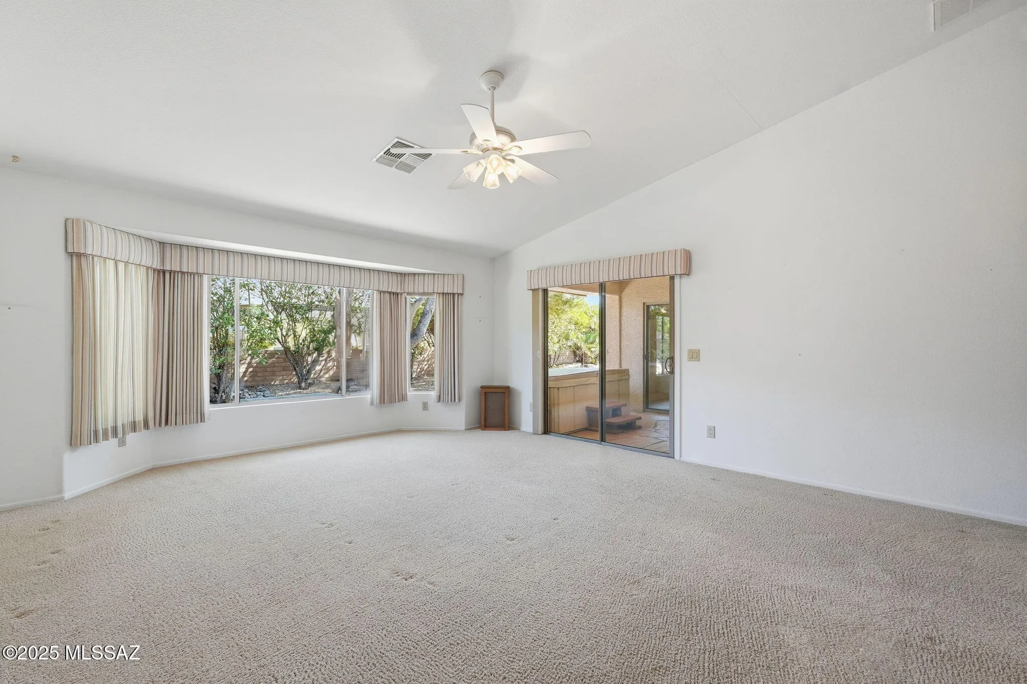 Property Slideshow image 14 of 38 | 916 n gulch dr, Green Valley, AZ, 85614