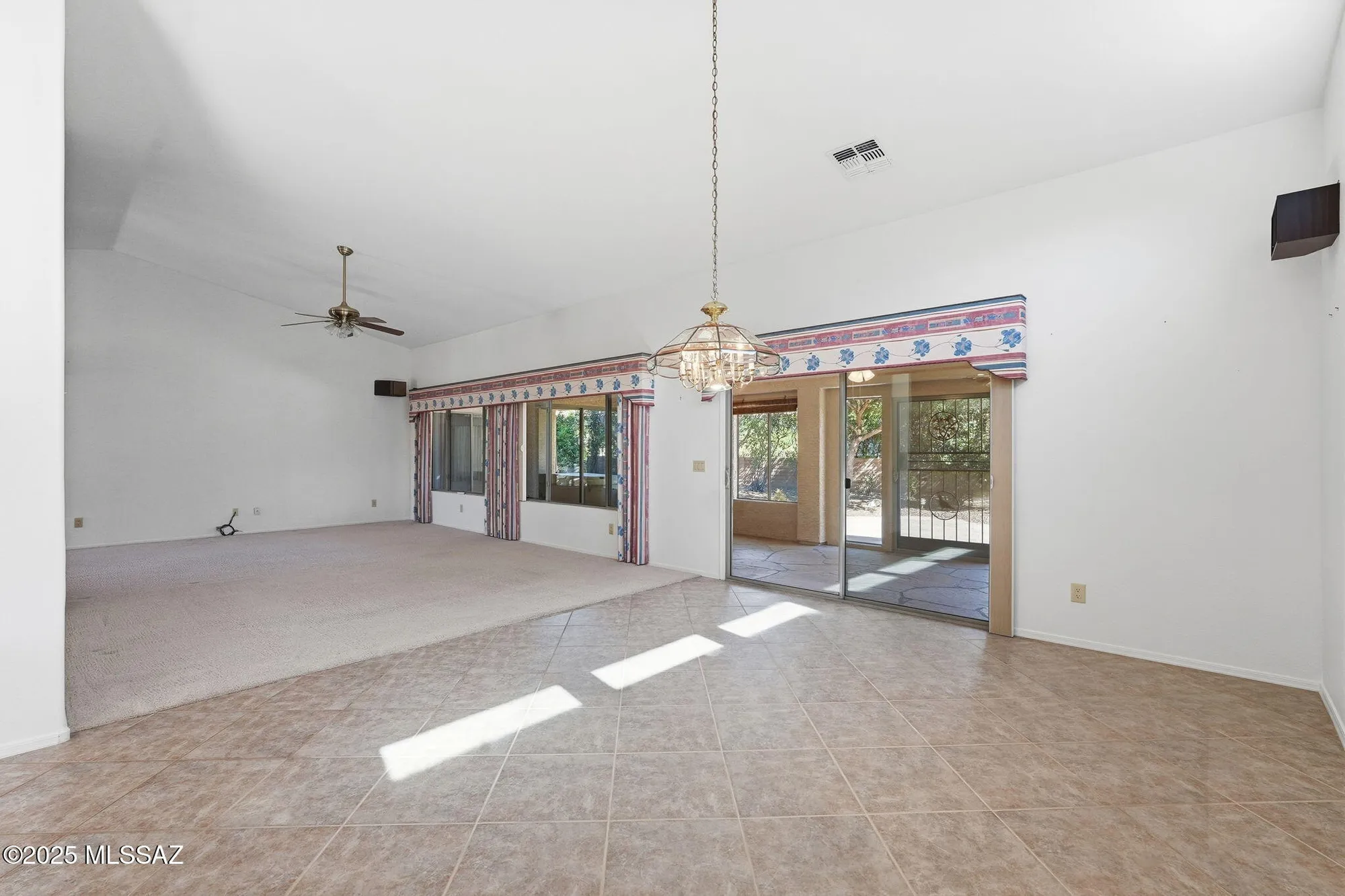 Property Slideshow image 11 of 38 | 916 n gulch dr, Green Valley, AZ, 85614