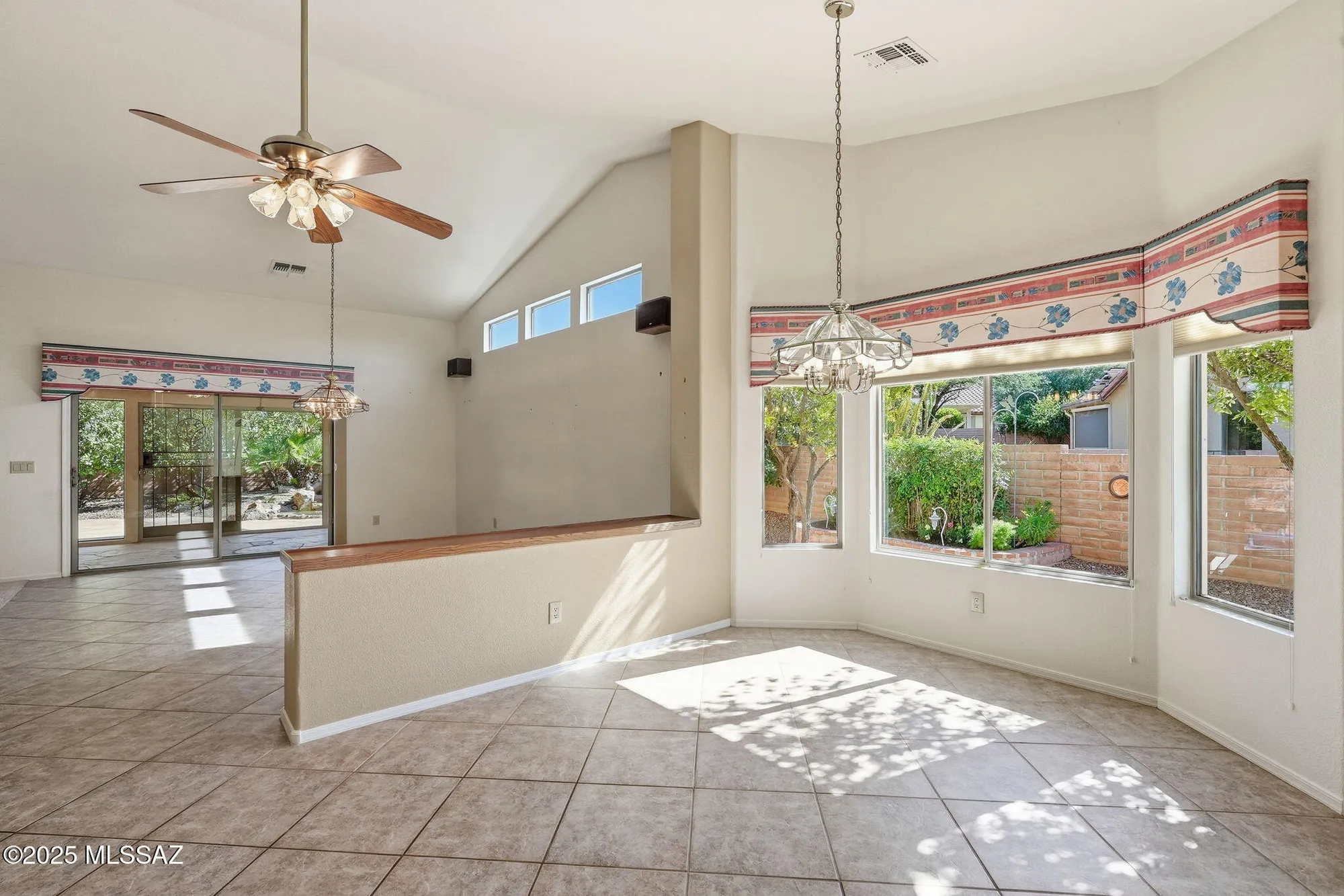 Property Slideshow image 7 of 38 | 916 n gulch dr, Green Valley, AZ, 85614