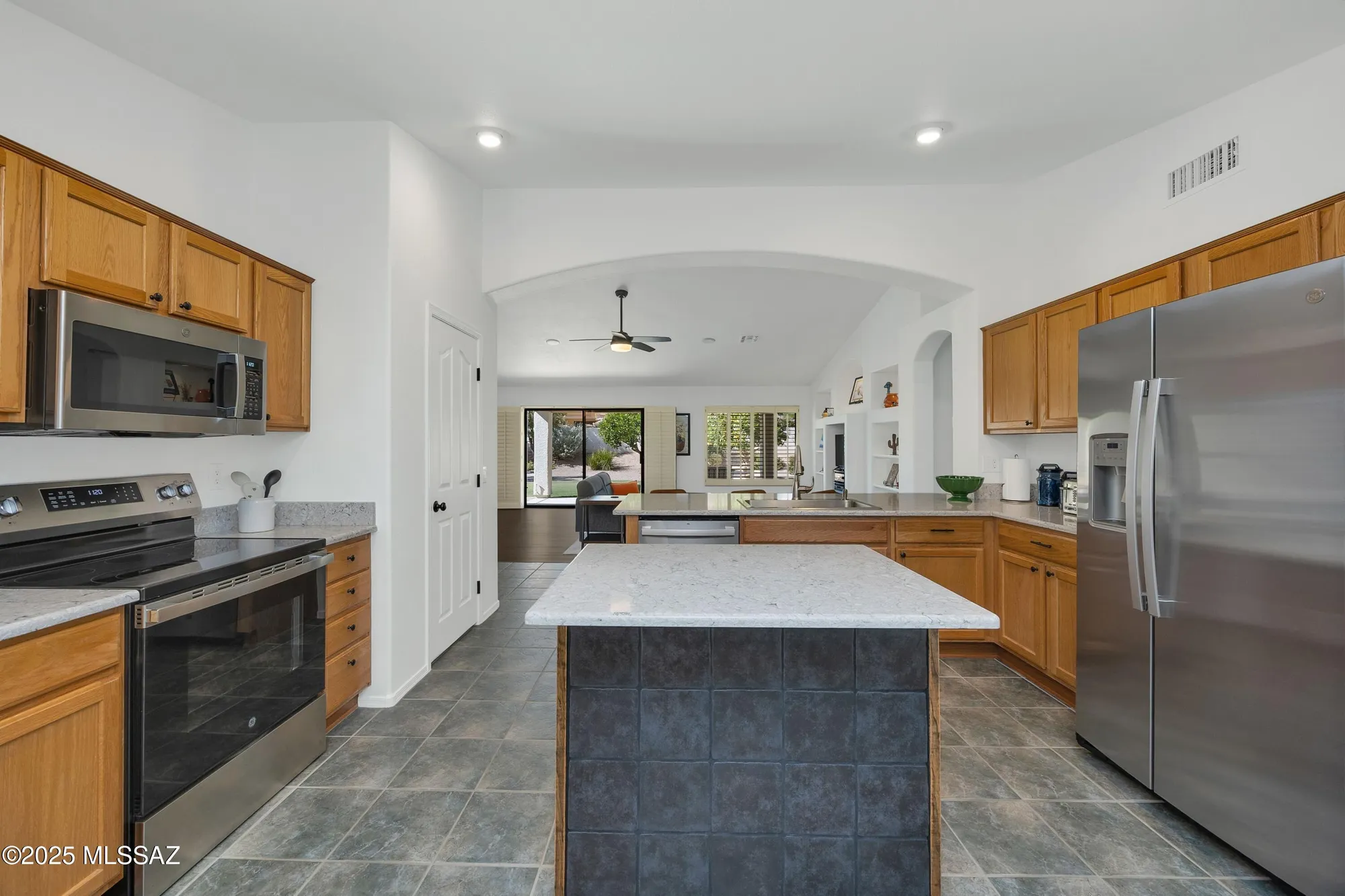 Property Slideshow image 4 of 33 | 38858 s stone wood dr, Saddlebrooke, AZ, 85739