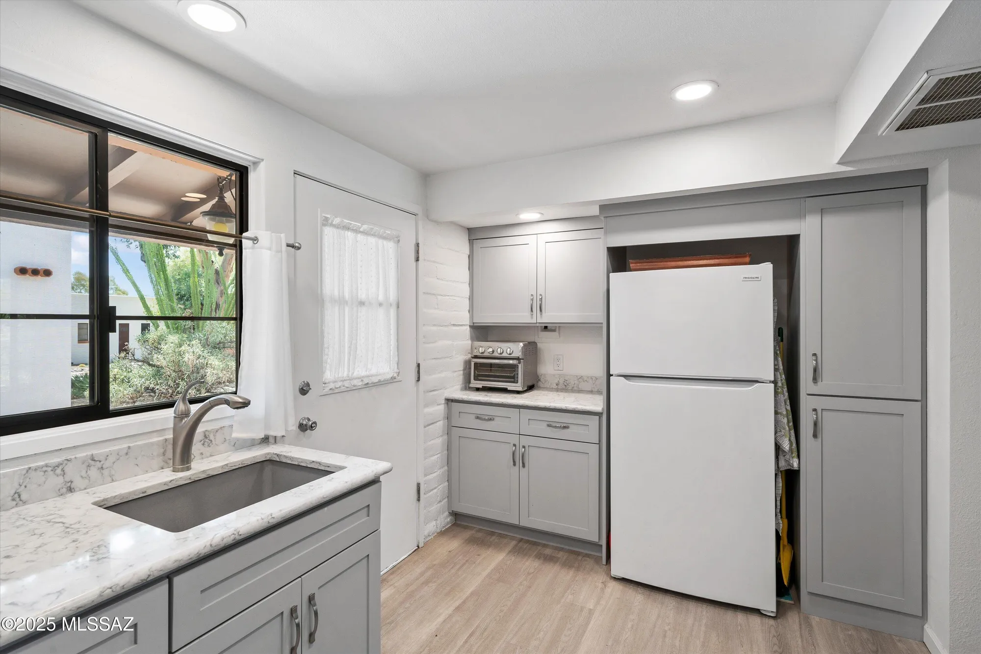 Property Slideshow image 10 of 28 | 457 s paseo quinta b, Green Valley, AZ, 85614